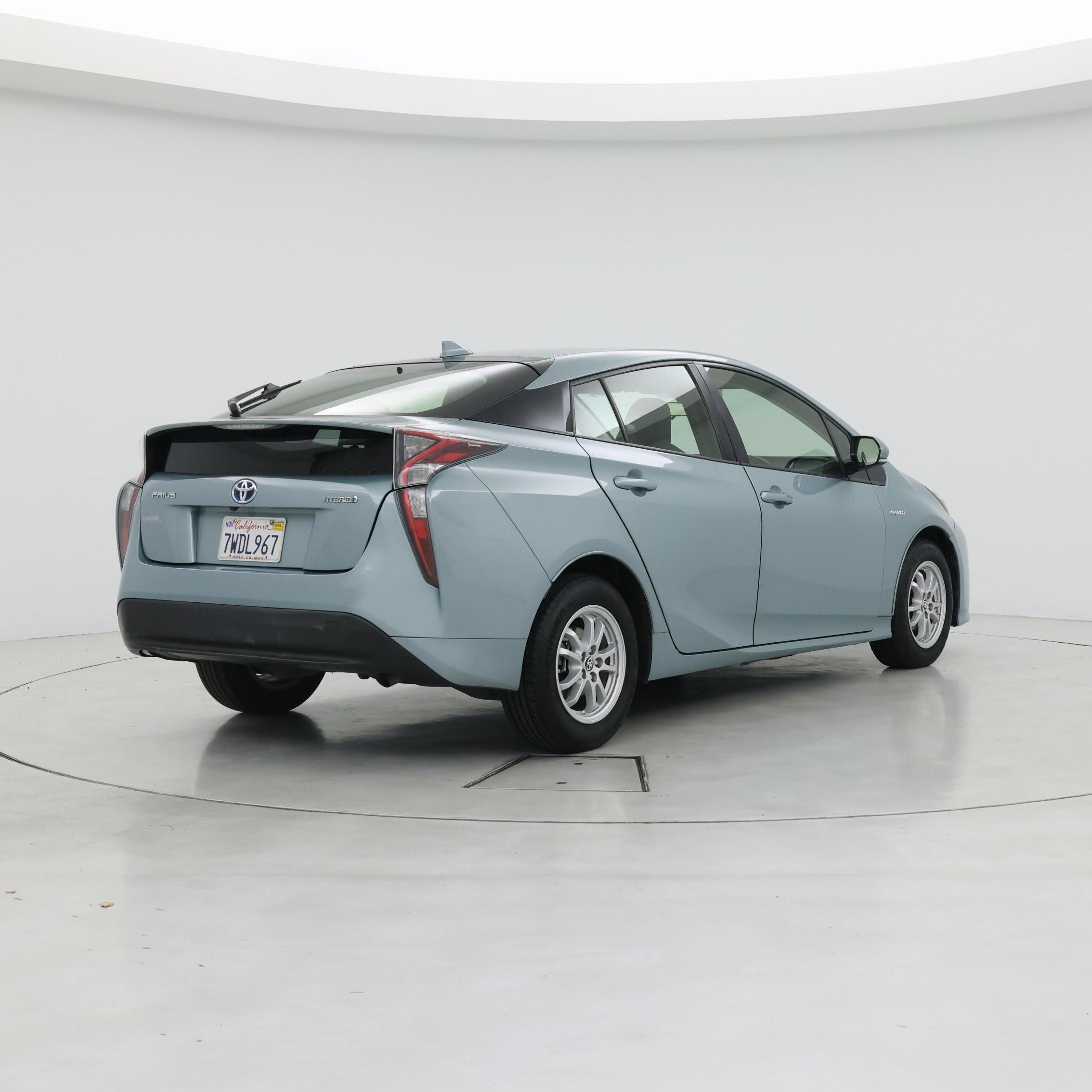 Thumbnail: 2017 Toyota Prius - 8