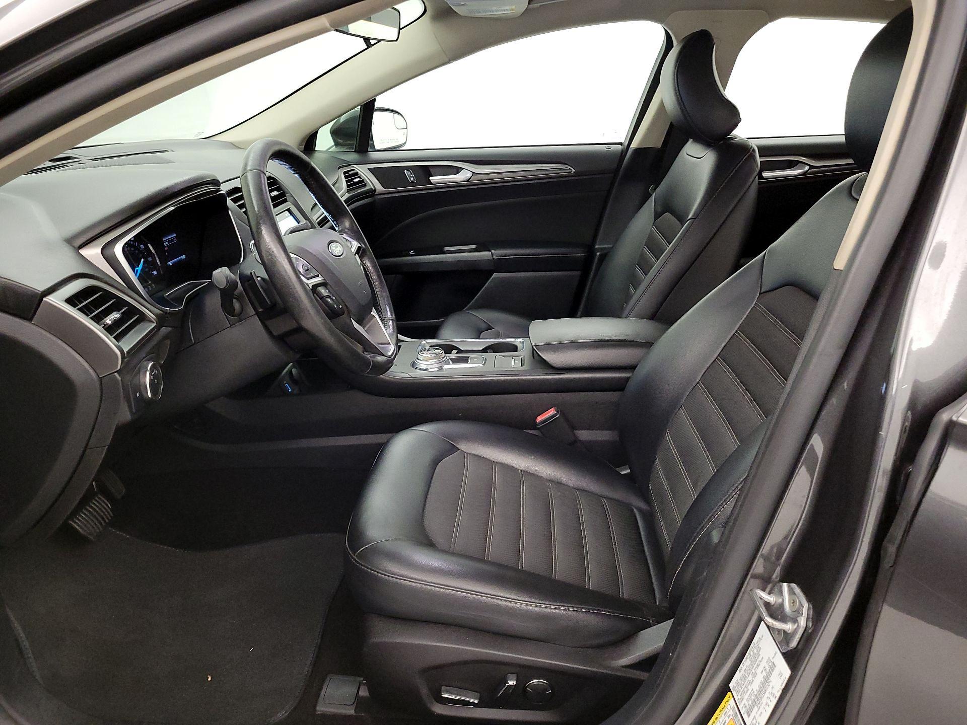 Thumbnail: 2017 Ford Fusion - 11