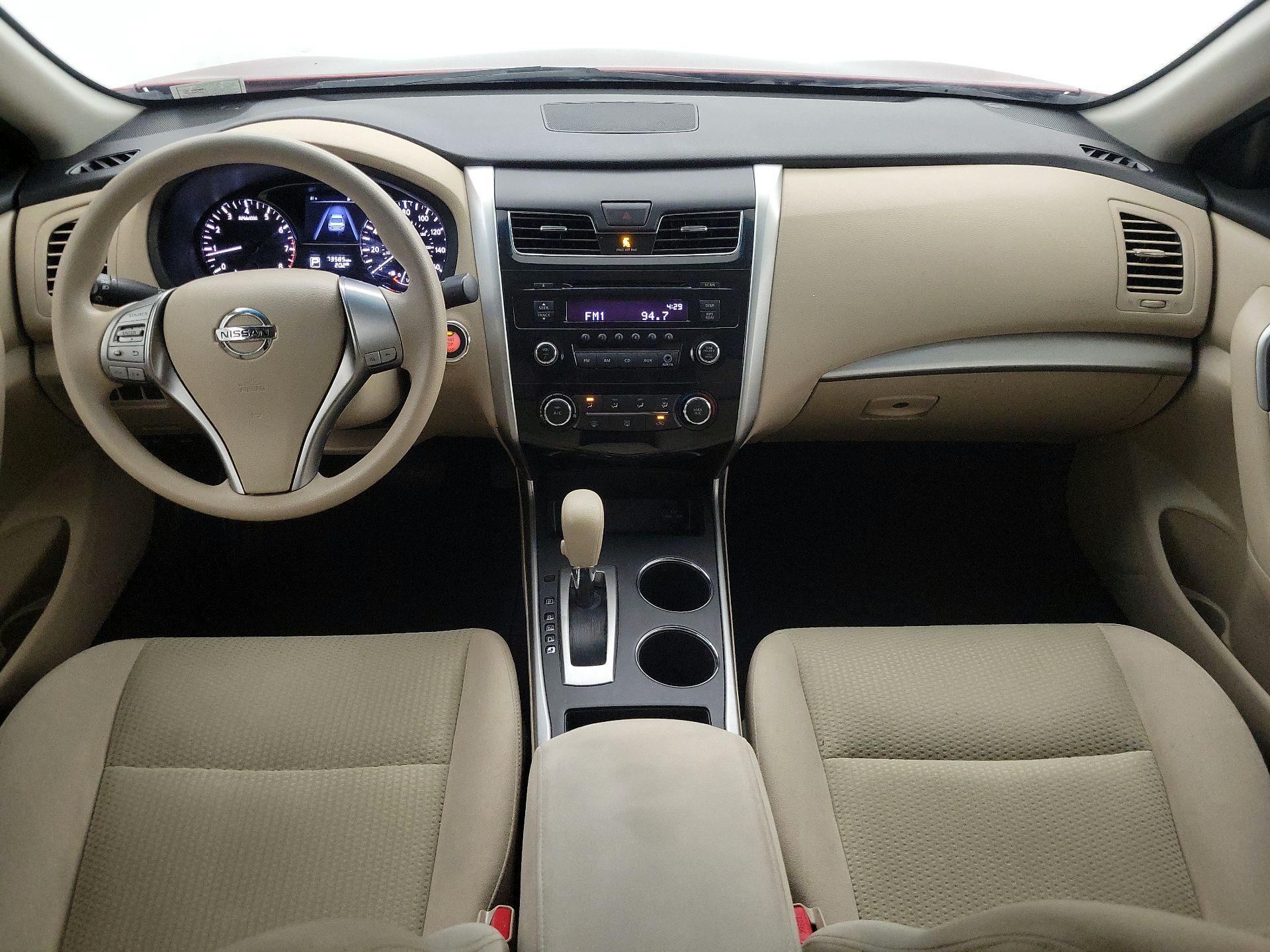 Thumbnail: 2015 Nissan Altima - 9