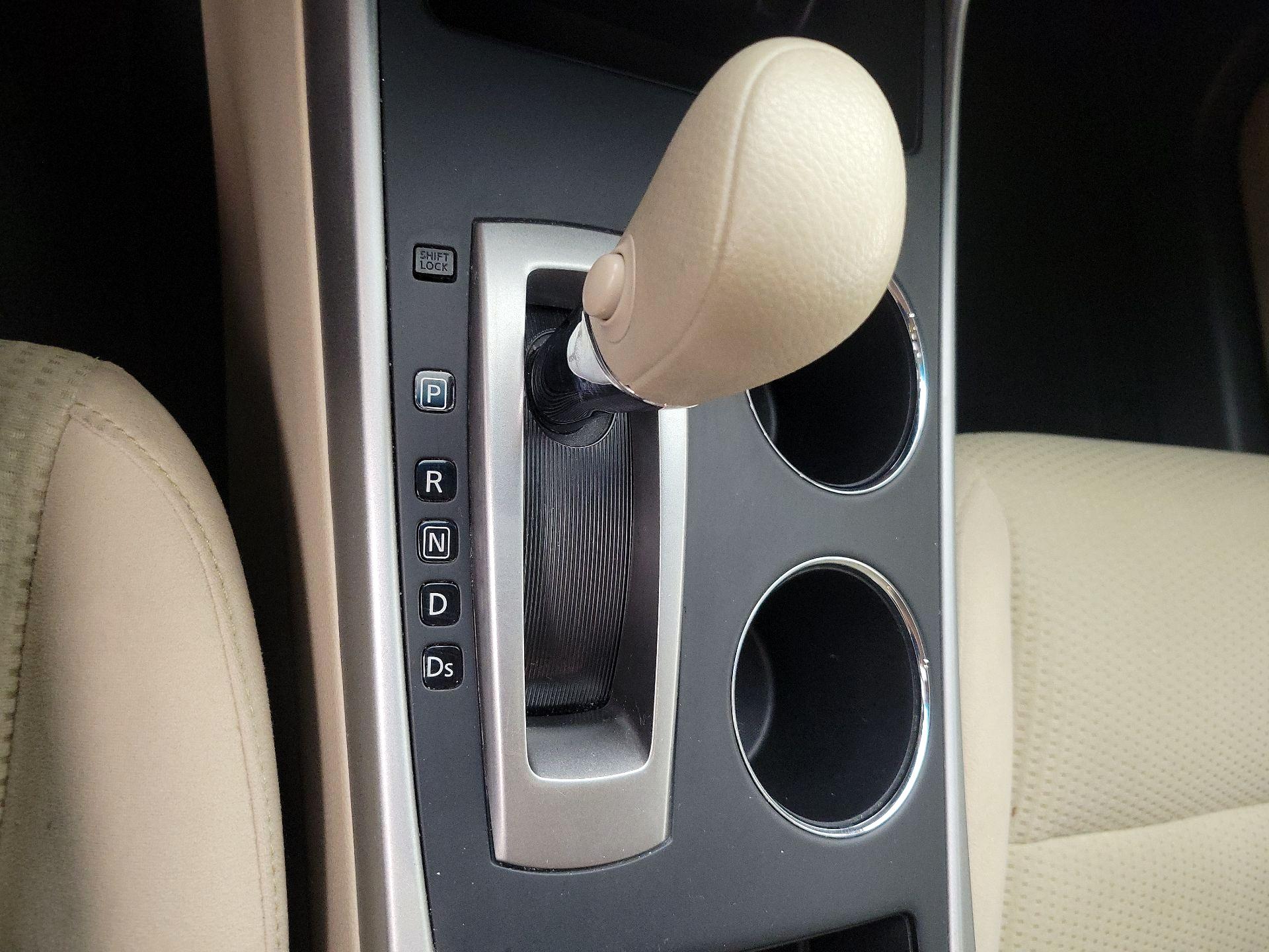 Thumbnail: 2015 Nissan Altima - 16