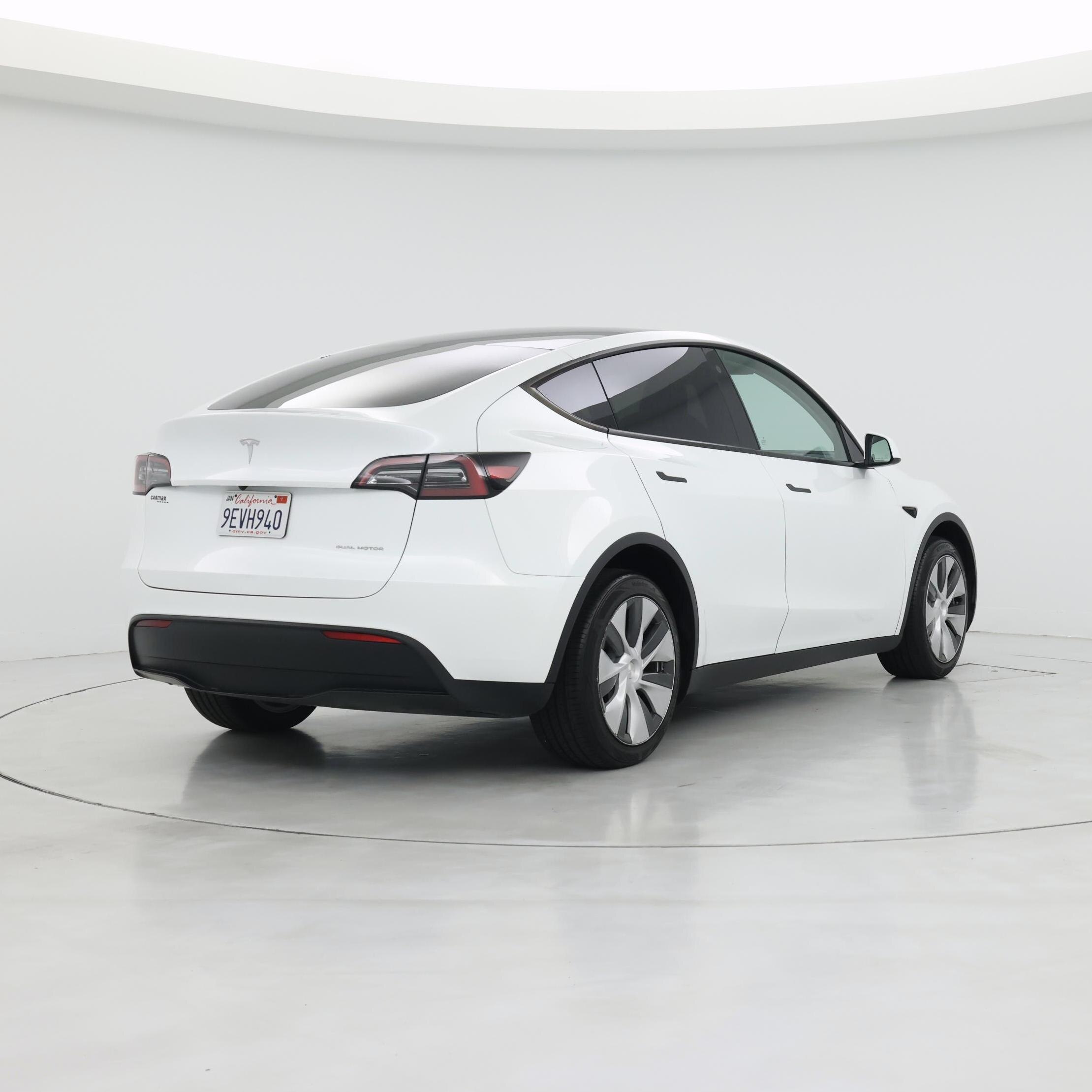 Thumbnail: 2023 Tesla Model Y - 8