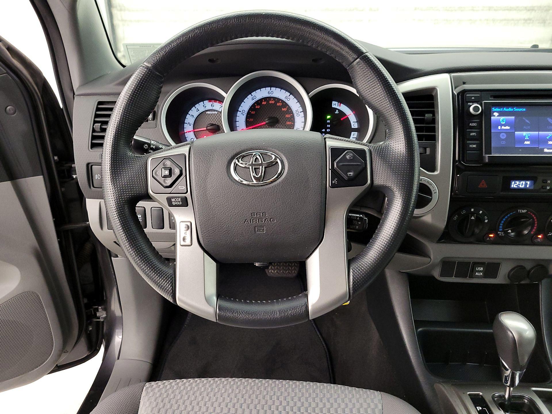 Thumbnail: 2014 Toyota Tacoma - 10