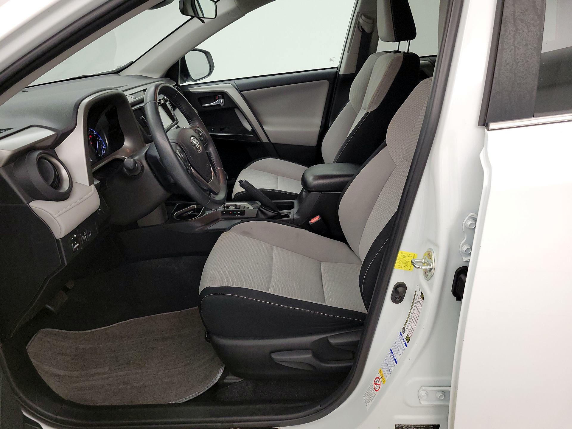 Thumbnail: 2018 Toyota RAV4 - 11