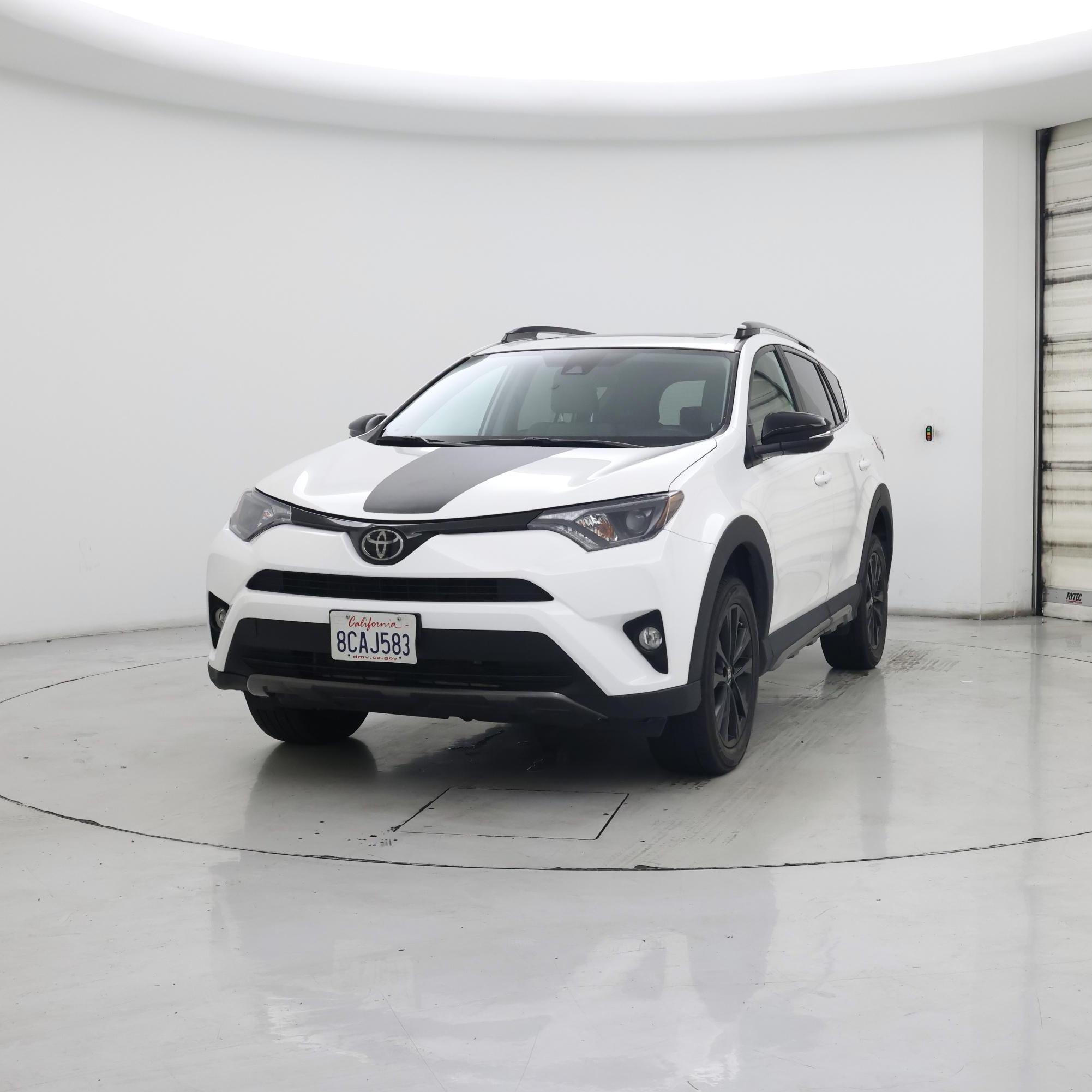 Thumbnail: 2018 Toyota RAV4 - 4
