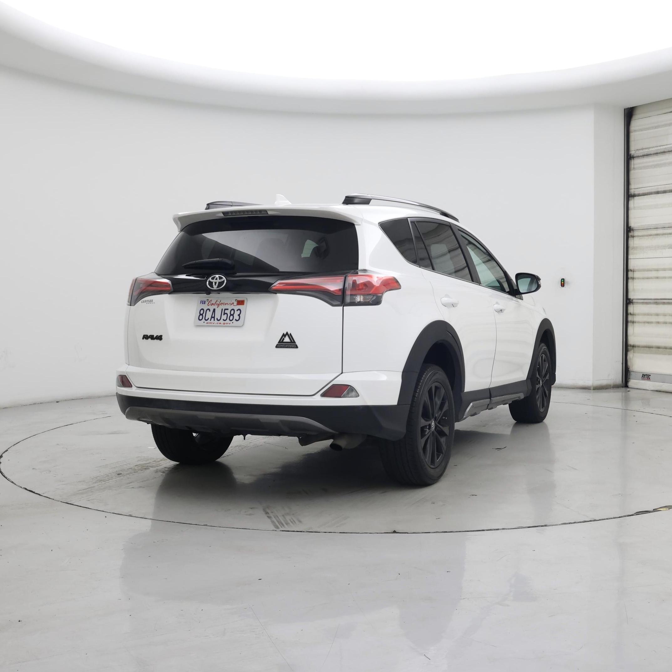 Thumbnail: 2018 Toyota RAV4 - 8