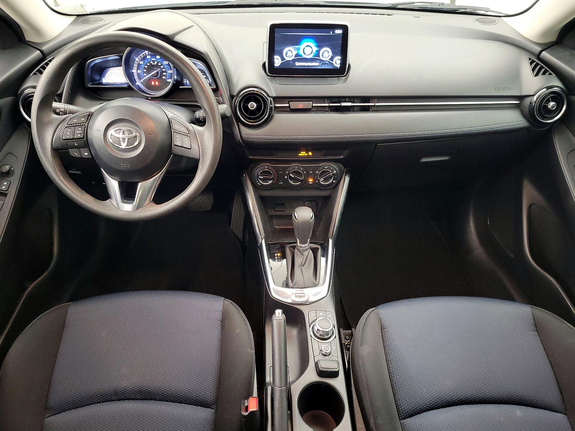Thumbnail: 2017 Toyota Yaris iA - 9