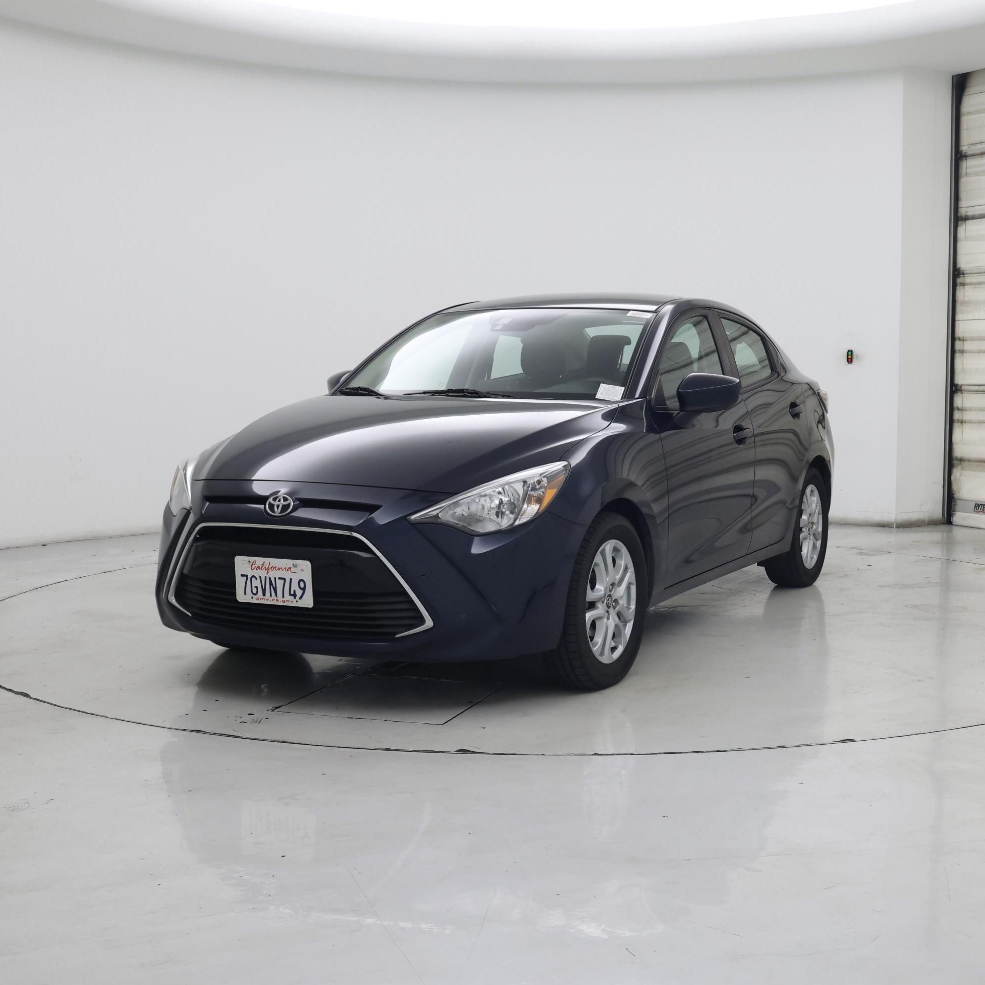 Thumbnail: 2017 Toyota Yaris iA - 4