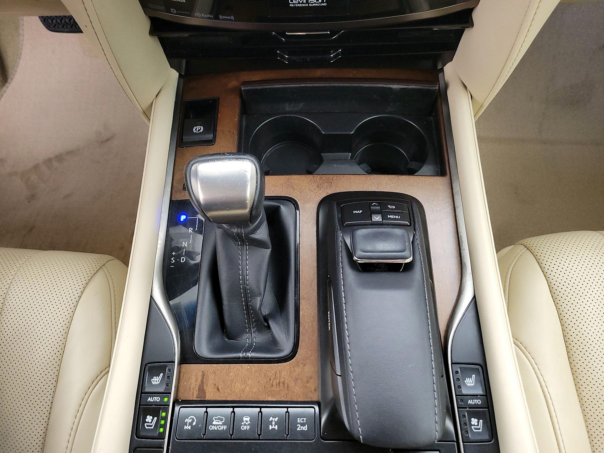 Thumbnail: 2020 Lexus LX - 18