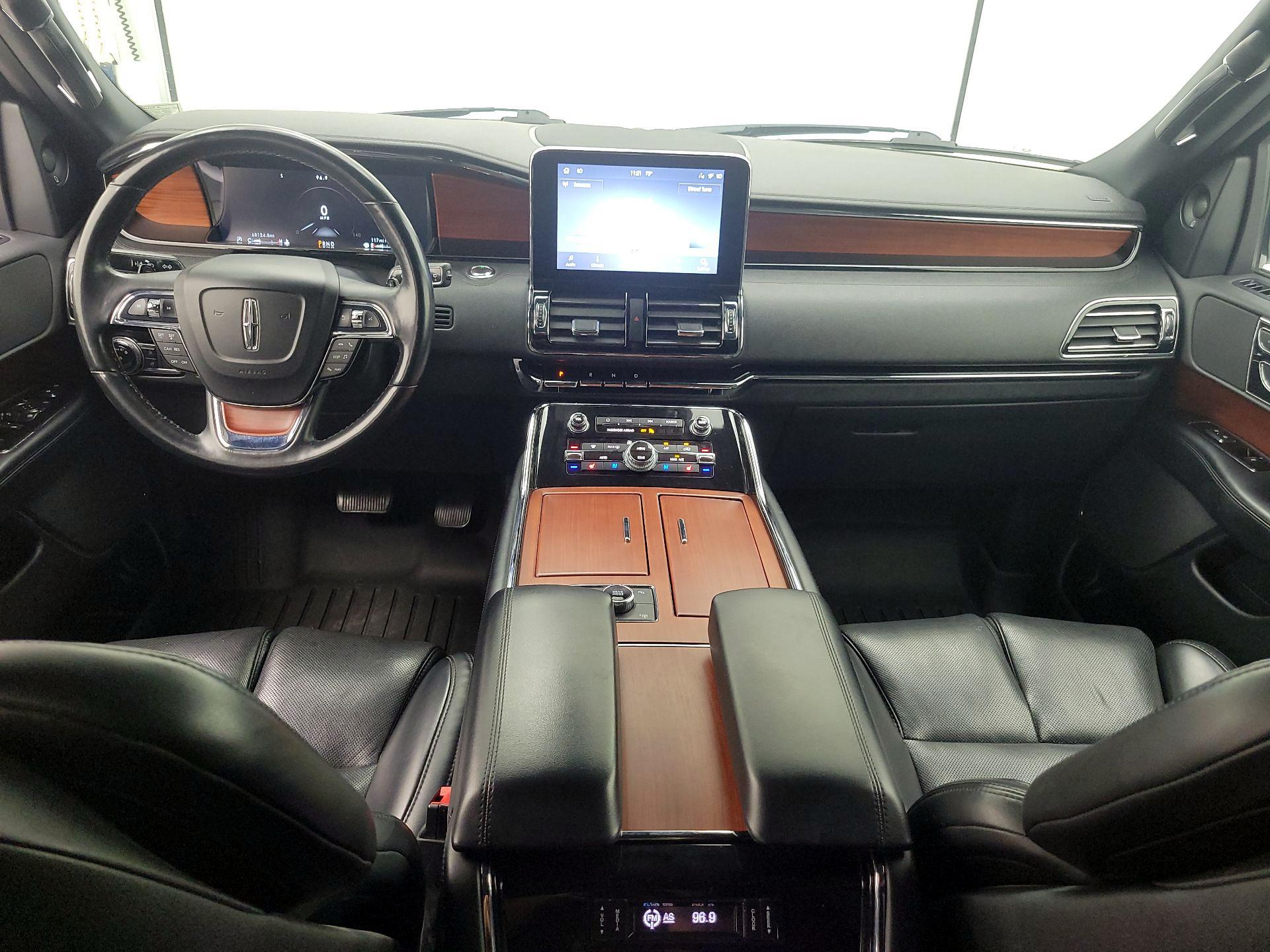 Thumbnail: 2020 Lincoln Navigator - 9