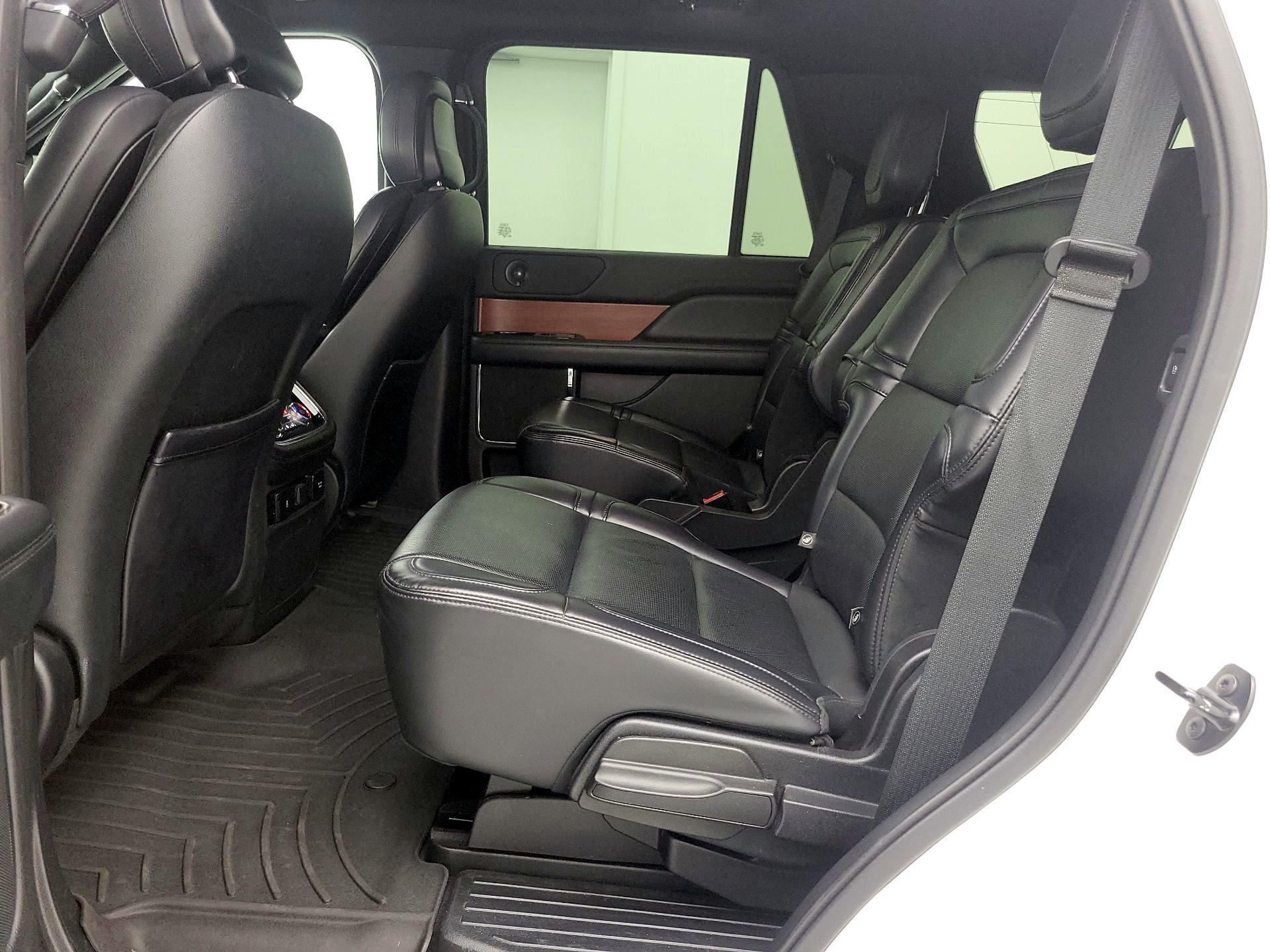 Thumbnail: 2020 Lincoln Navigator - 19