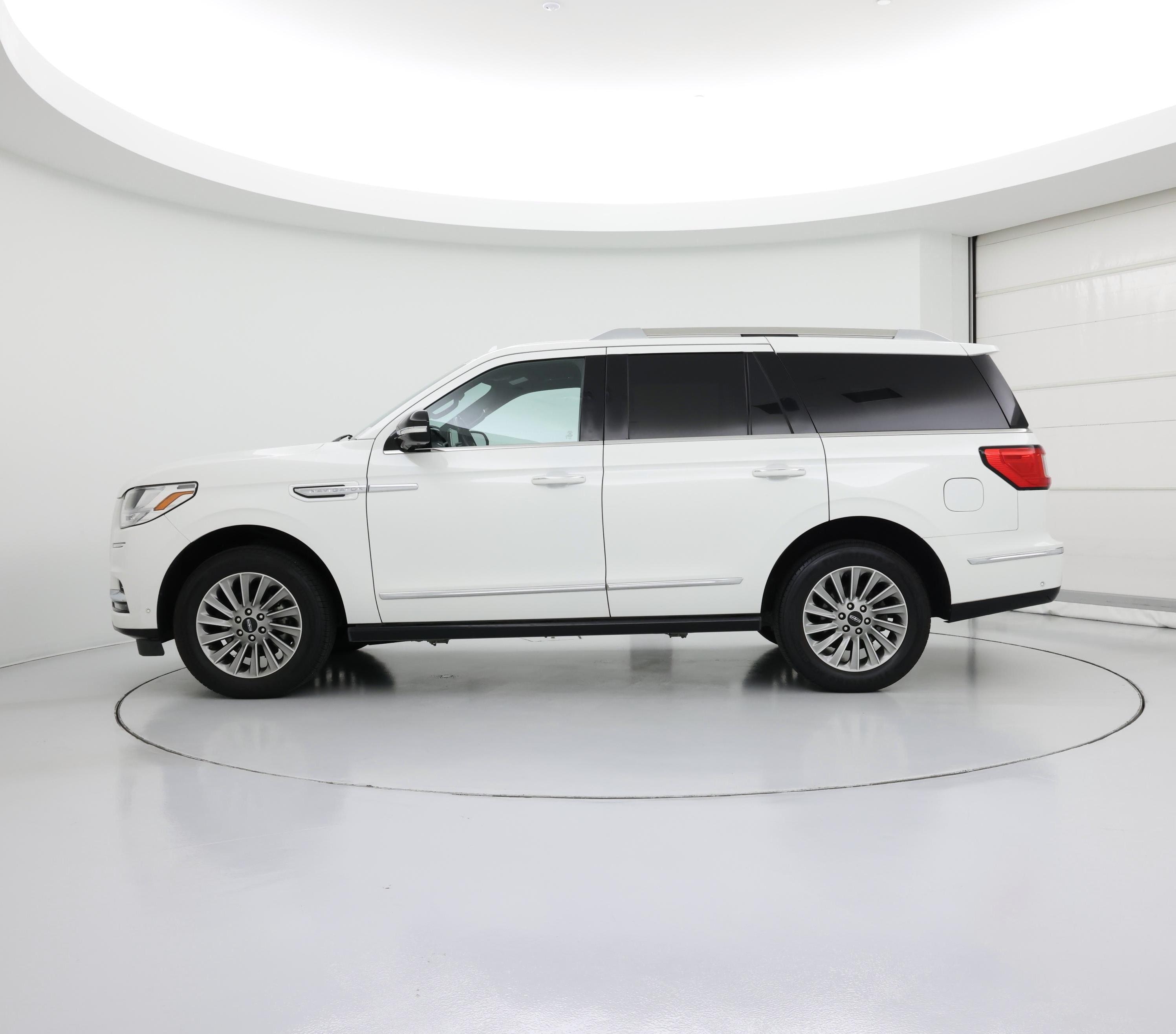 Thumbnail: 2020 Lincoln Navigator - 3