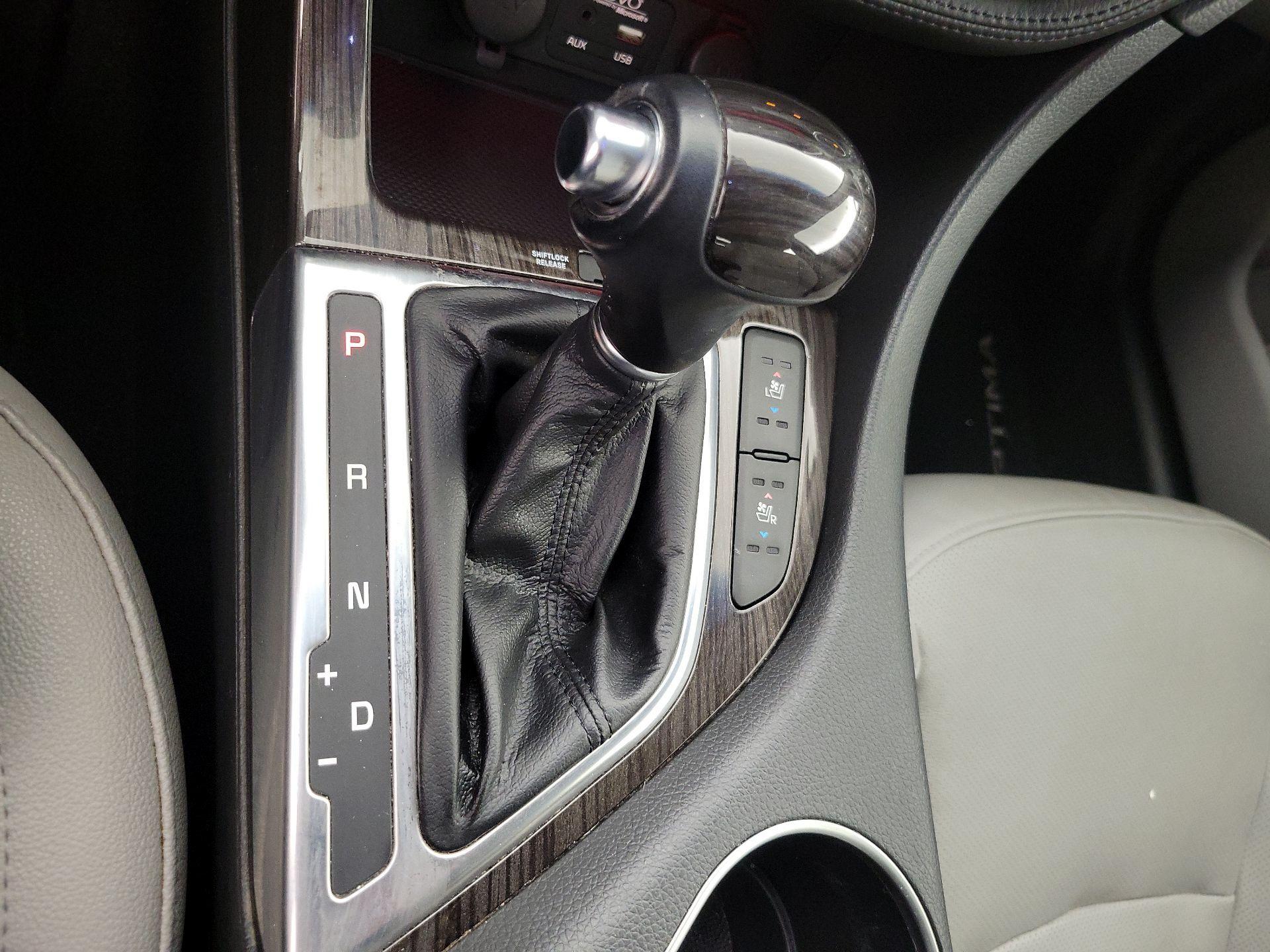 Thumbnail: 2015 Kia Optima - 17