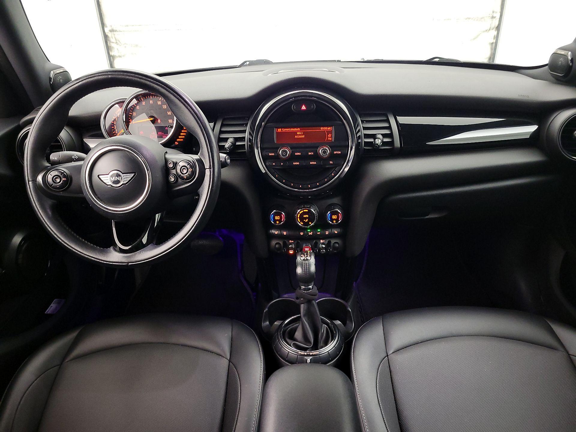 Thumbnail: 2015 MINI Cooper Hardtop - 9