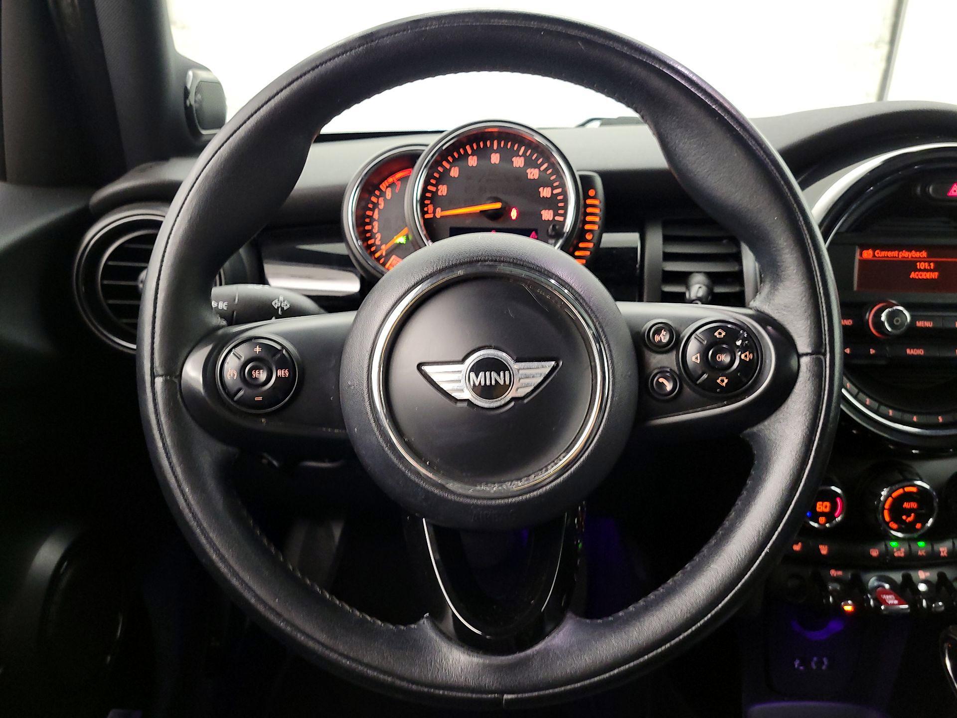 Thumbnail: 2015 MINI Cooper Hardtop - 10