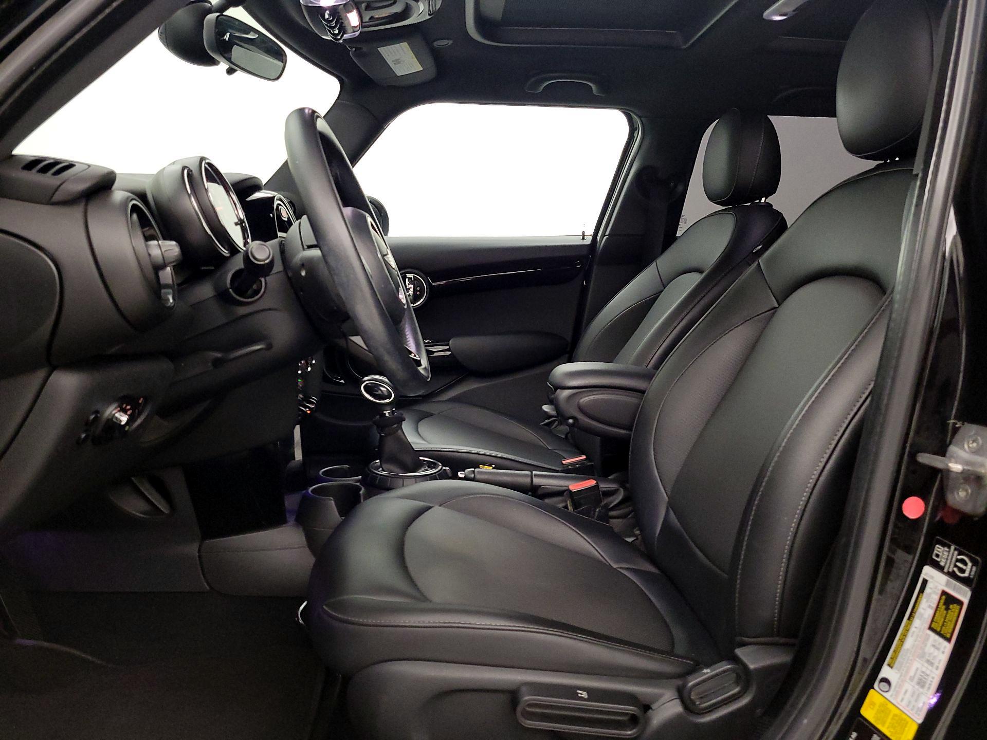 Thumbnail: 2015 MINI Cooper Hardtop - 11