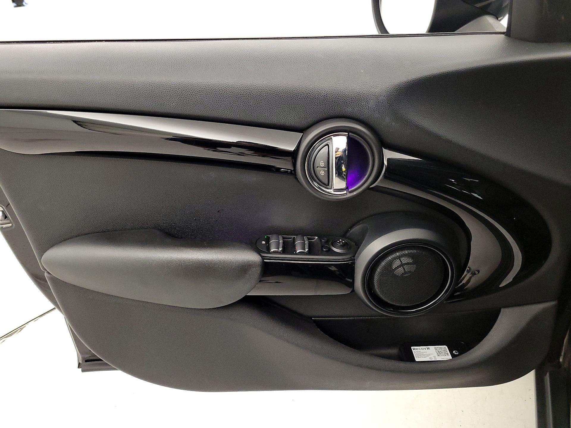 Thumbnail: 2015 MINI Cooper Hardtop - 12