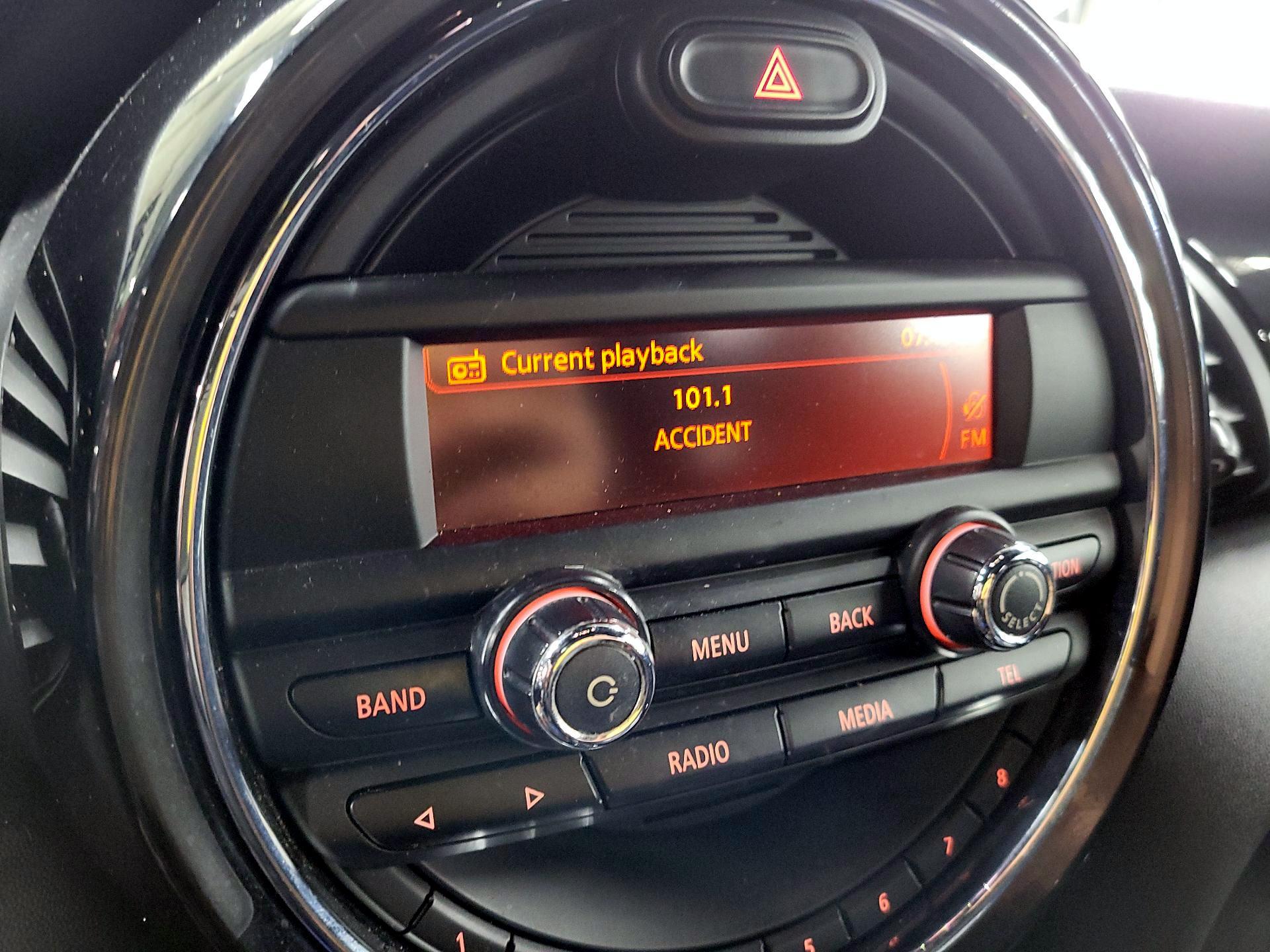 Thumbnail: 2015 MINI Cooper Hardtop - 14