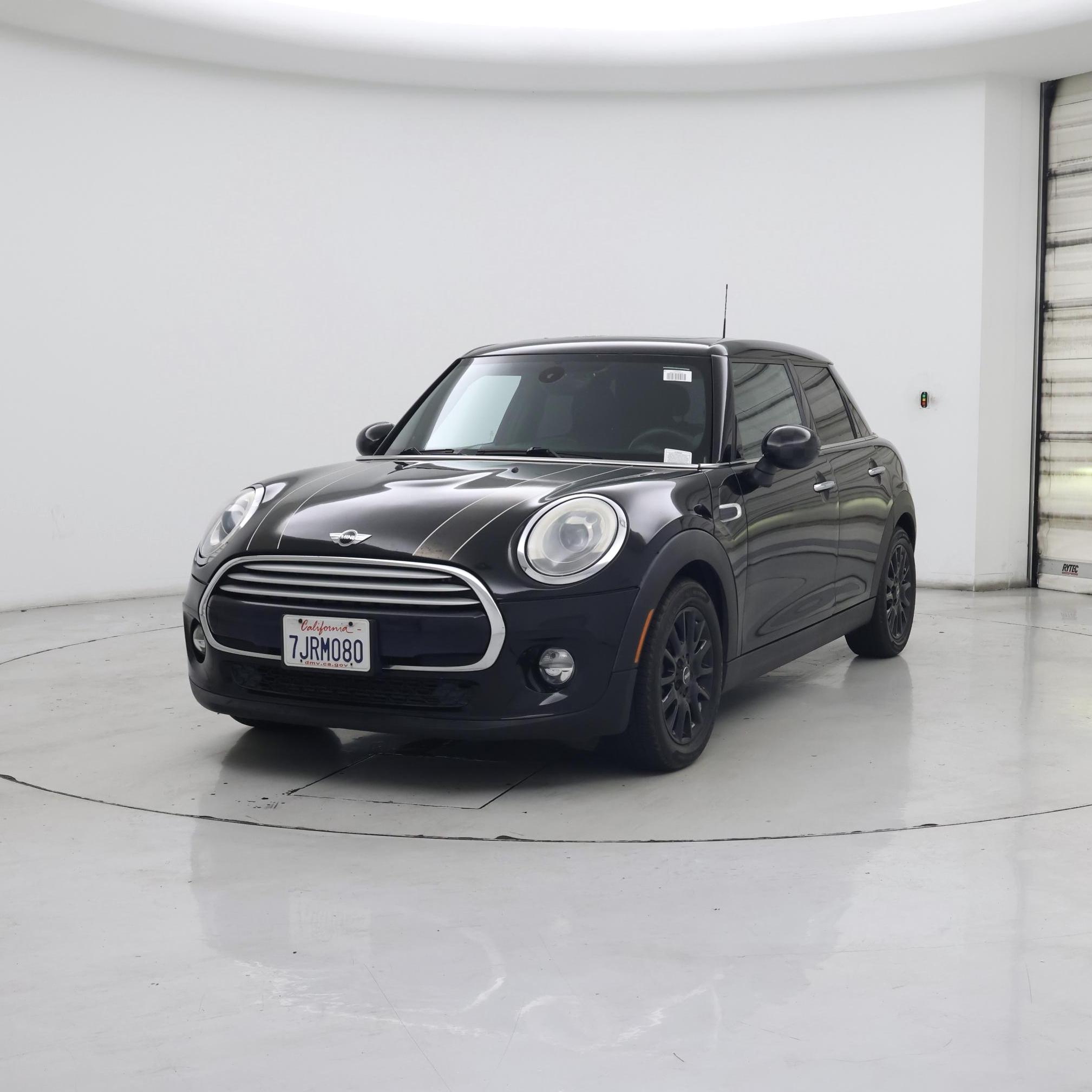 Thumbnail: 2015 MINI Cooper Hardtop - 4