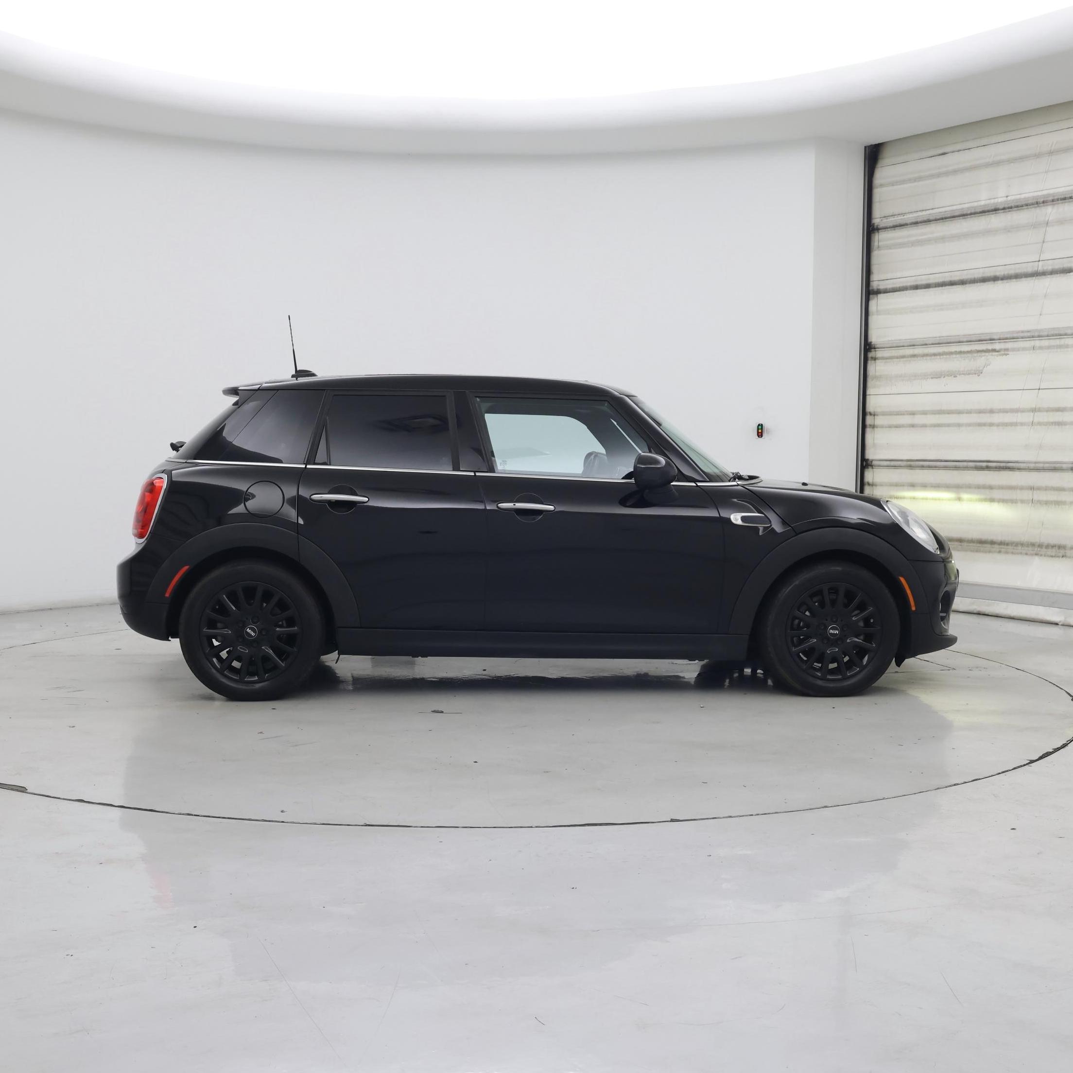 Thumbnail: 2015 MINI Cooper Hardtop - 7