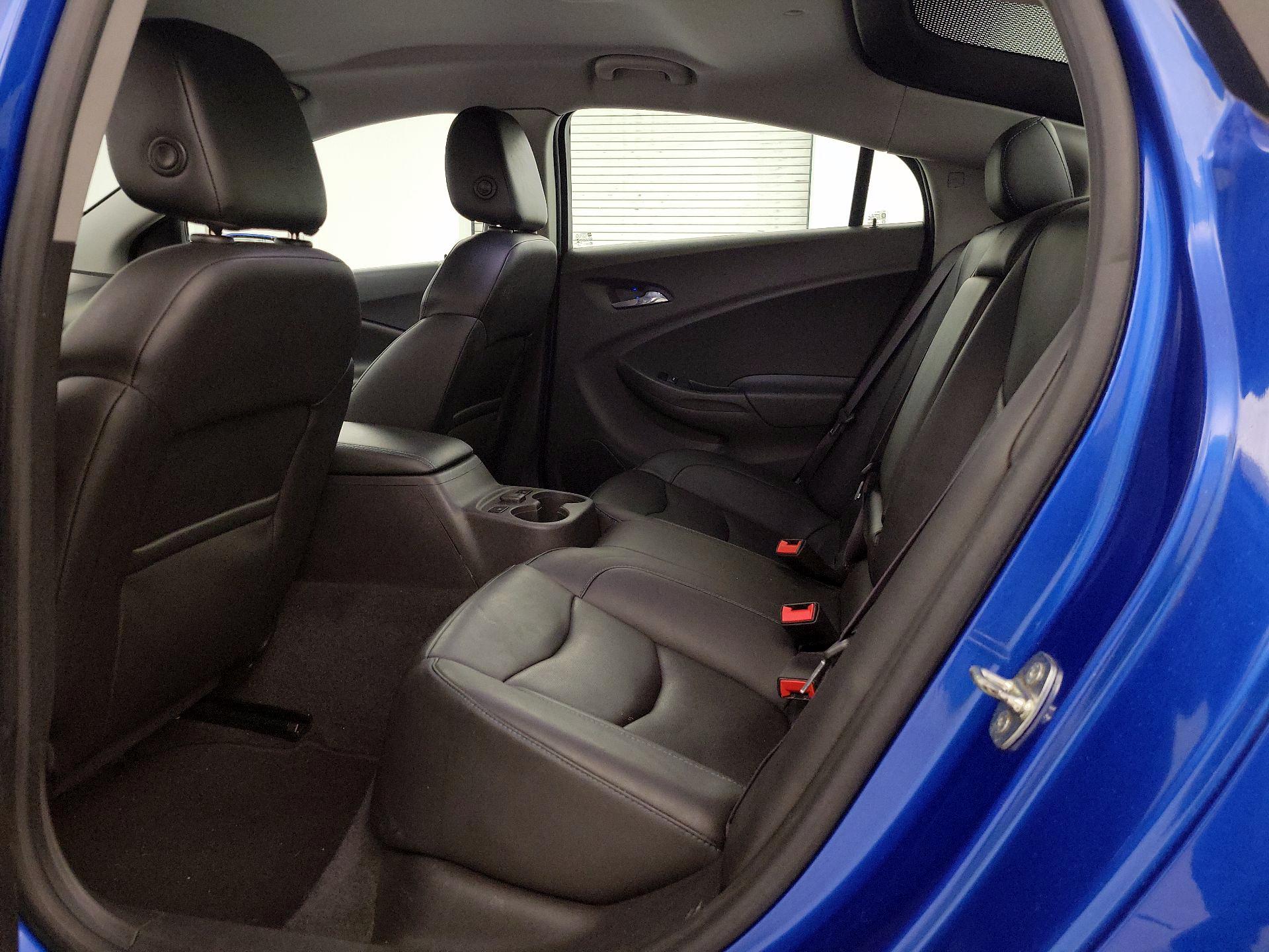 Thumbnail: 2016 Chevrolet Volt - 10