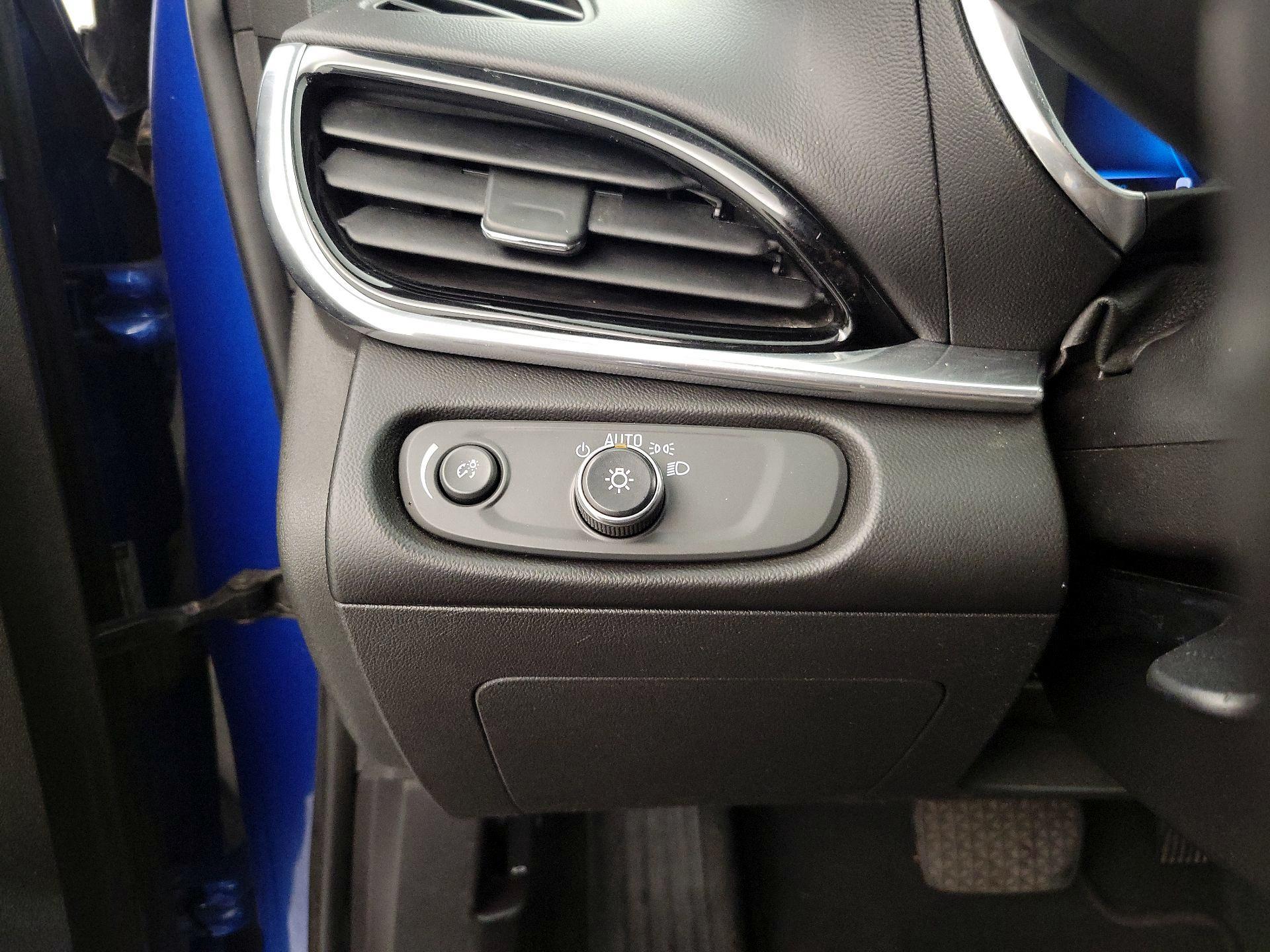 Thumbnail: 2016 Chevrolet Volt - 13