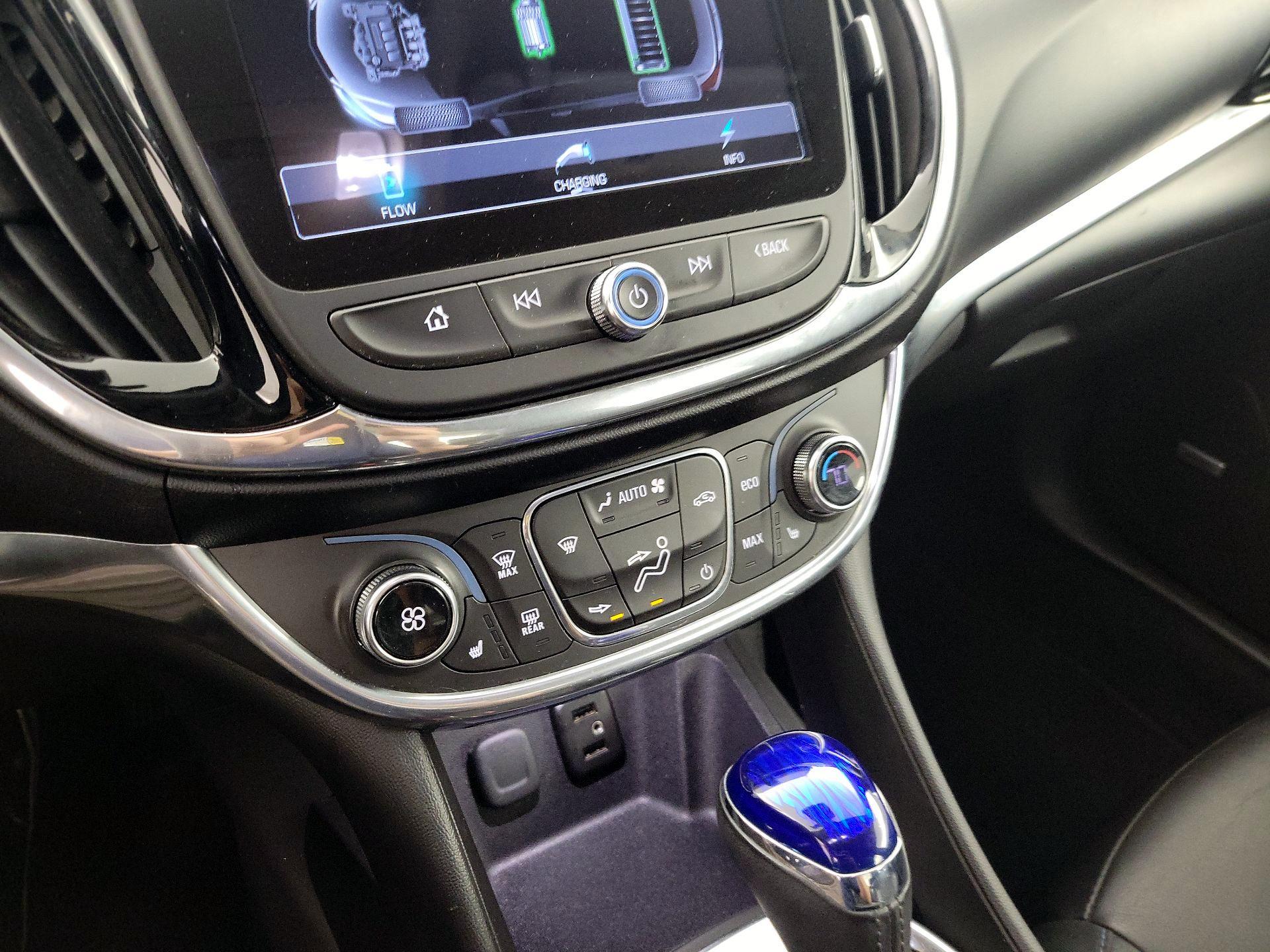 Thumbnail: 2016 Chevrolet Volt - 17