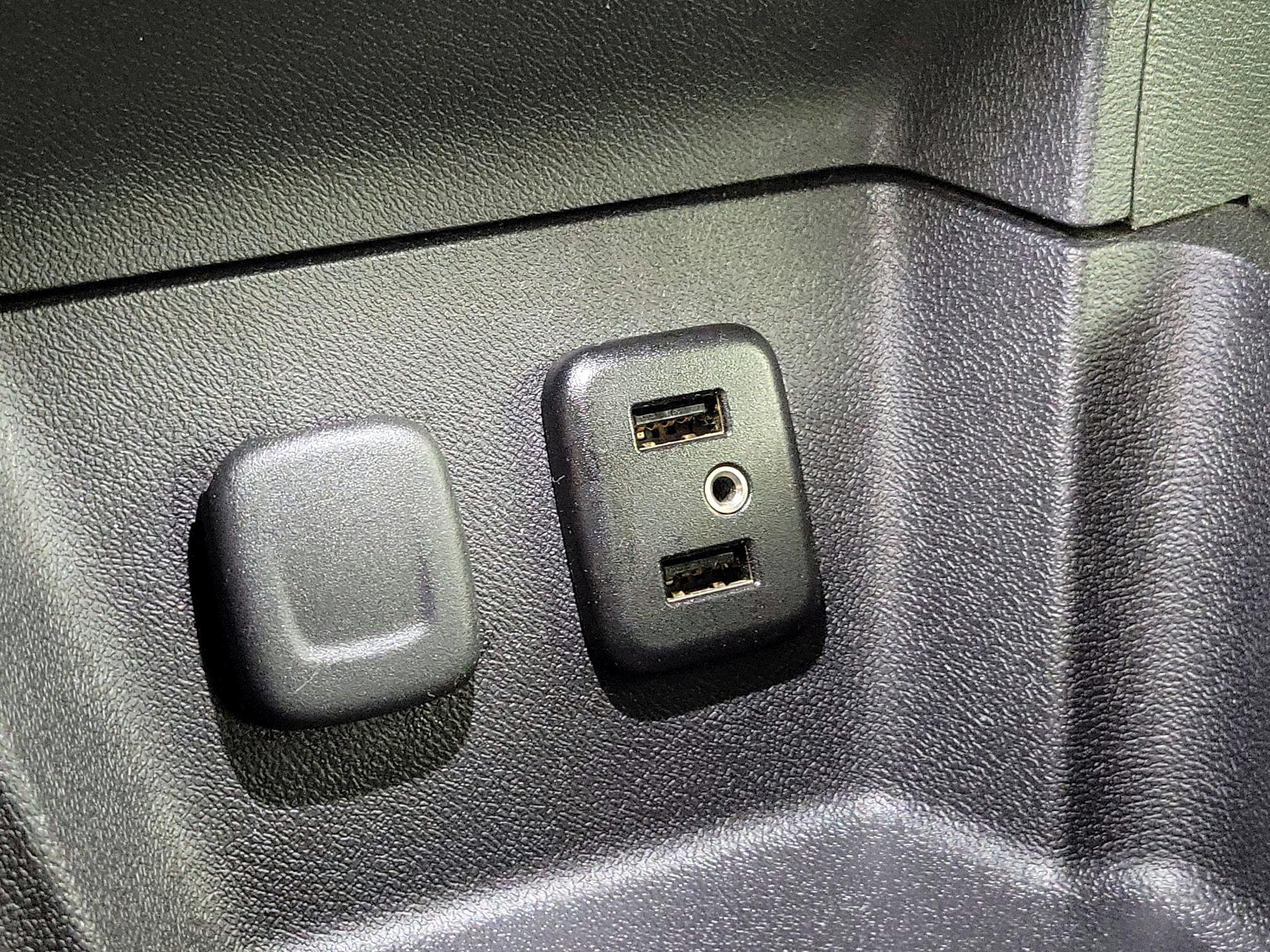 Thumbnail: 2016 Chevrolet Volt - 19