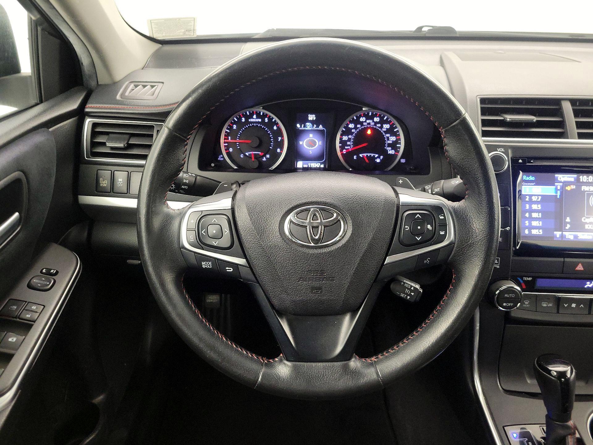 Thumbnail: 2015 Toyota Camry - 10