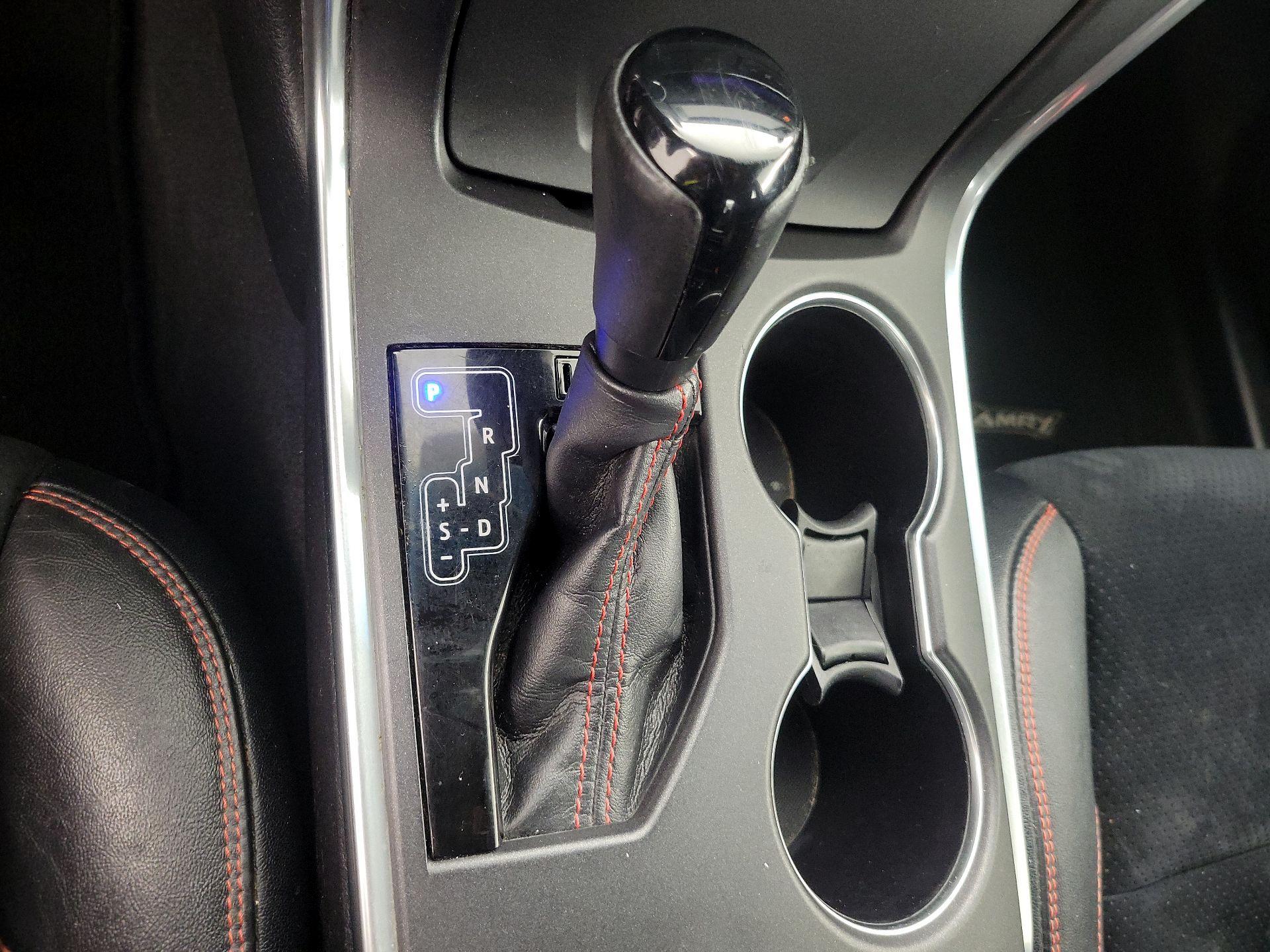 Thumbnail: 2015 Toyota Camry - 17