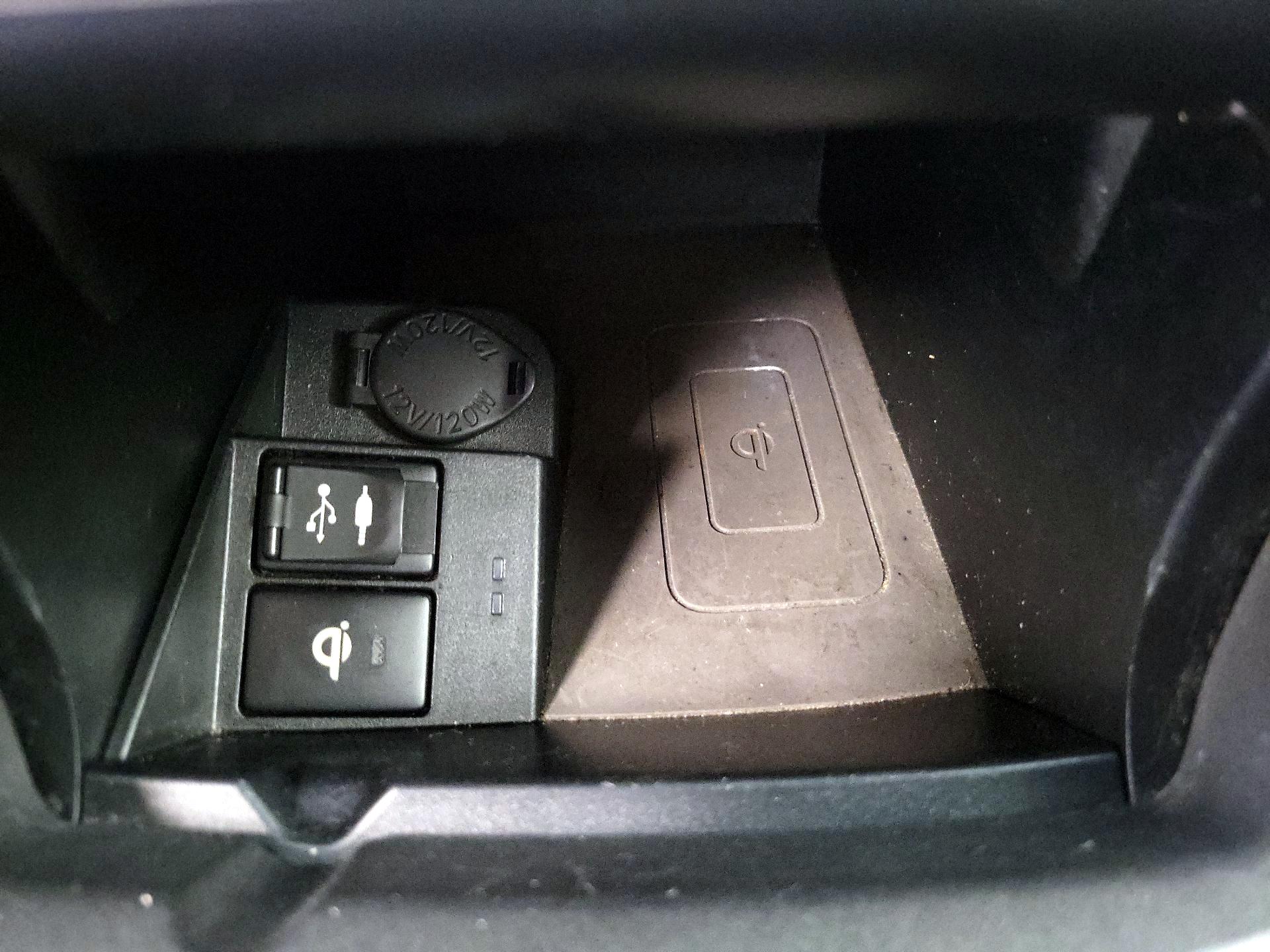 Thumbnail: 2015 Toyota Camry - 18