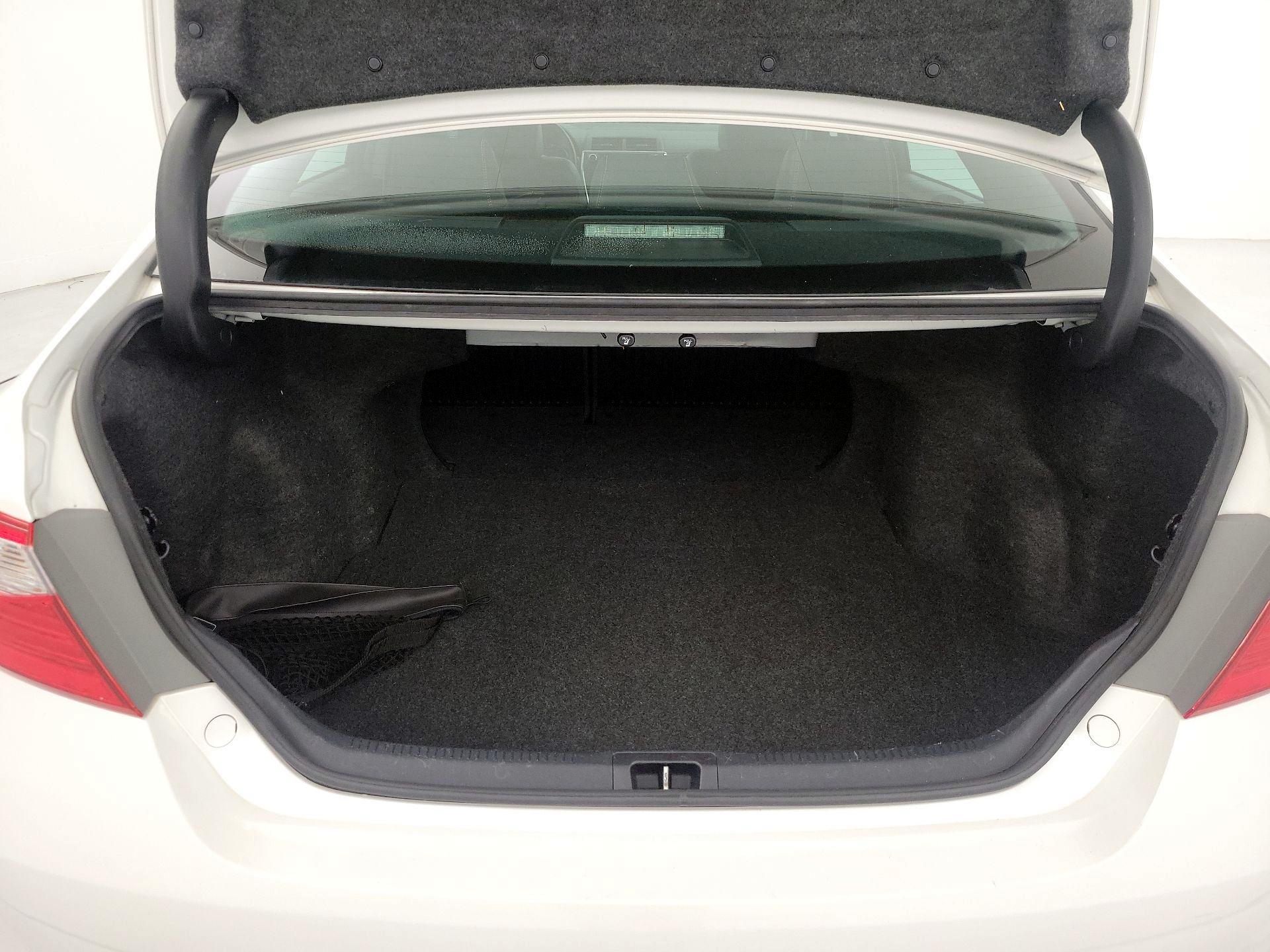 Thumbnail: 2015 Toyota Camry - 20