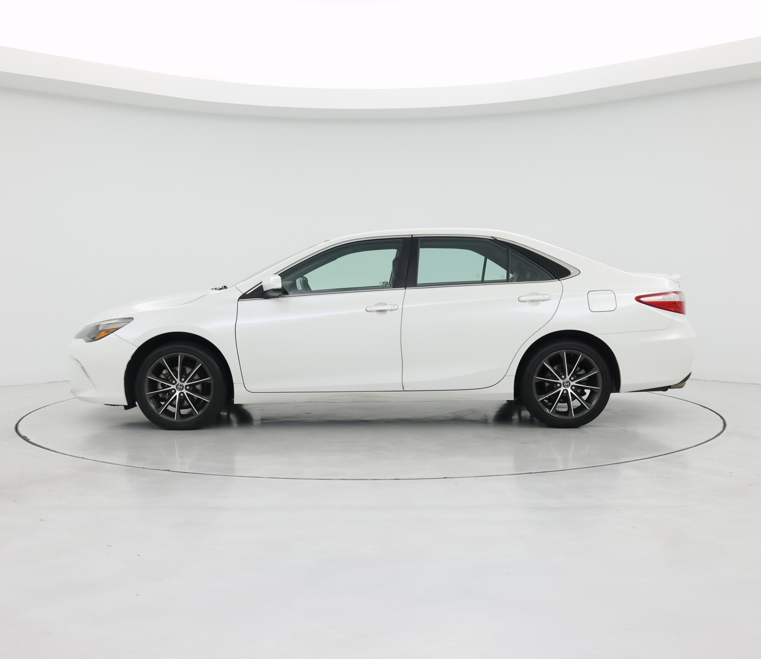 Thumbnail: 2015 Toyota Camry - 3