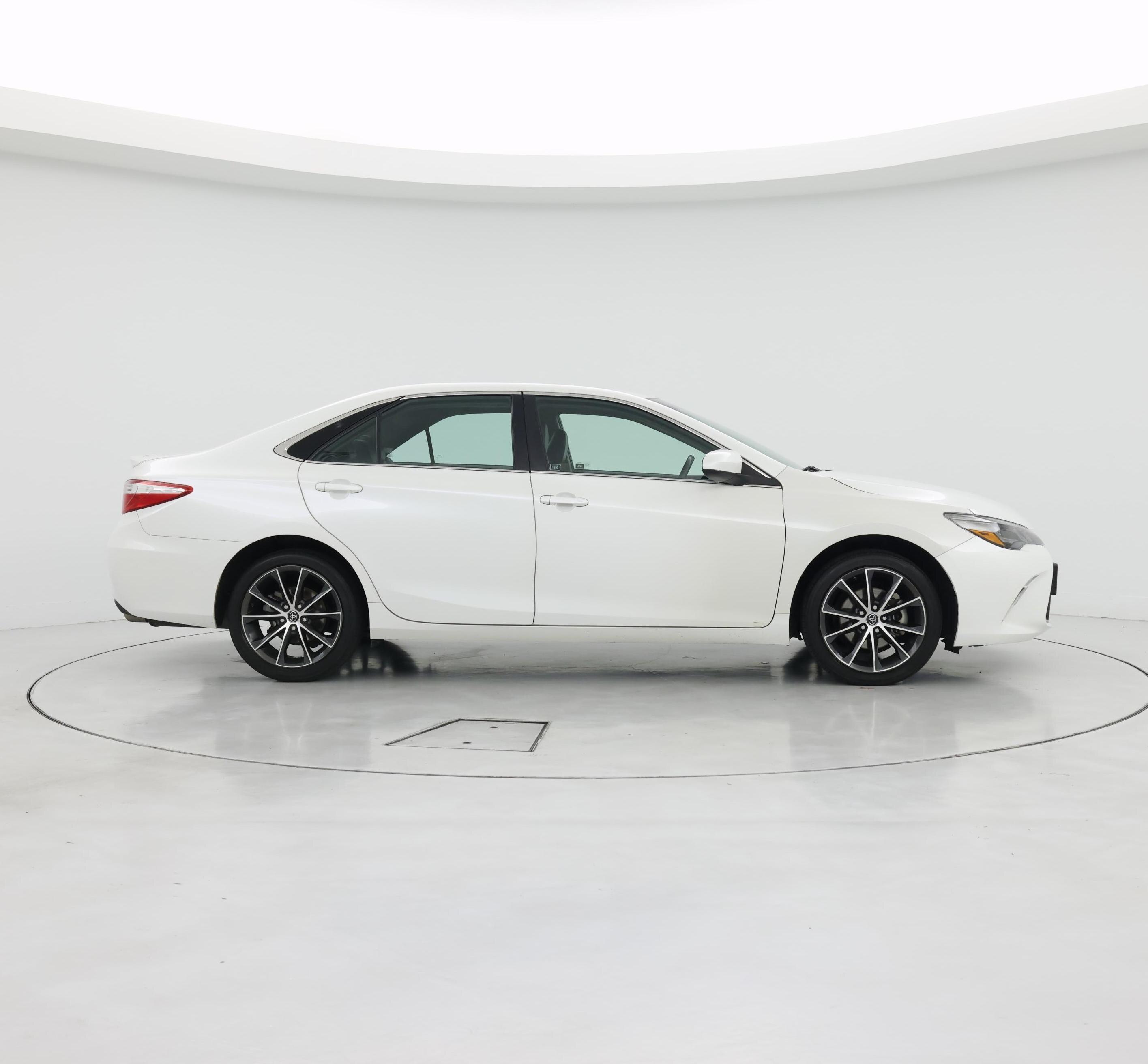Thumbnail: 2015 Toyota Camry - 7