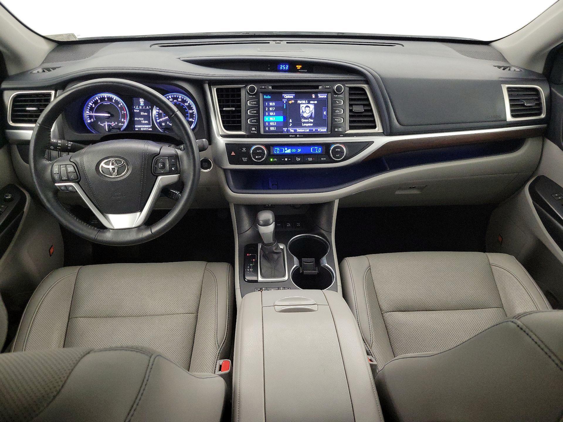Thumbnail: 2015 Toyota Highlander - 9