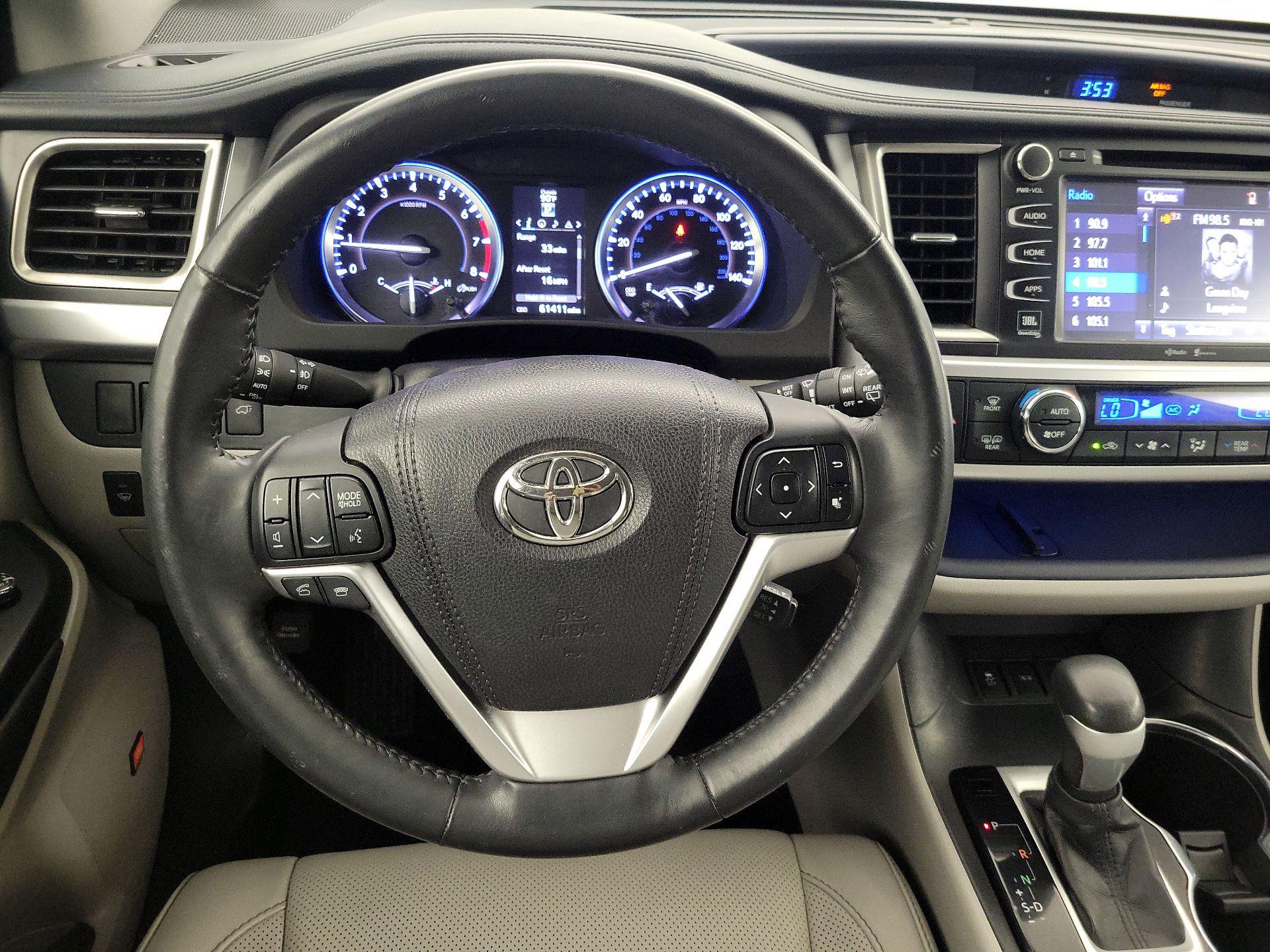 Thumbnail: 2015 Toyota Highlander - 10