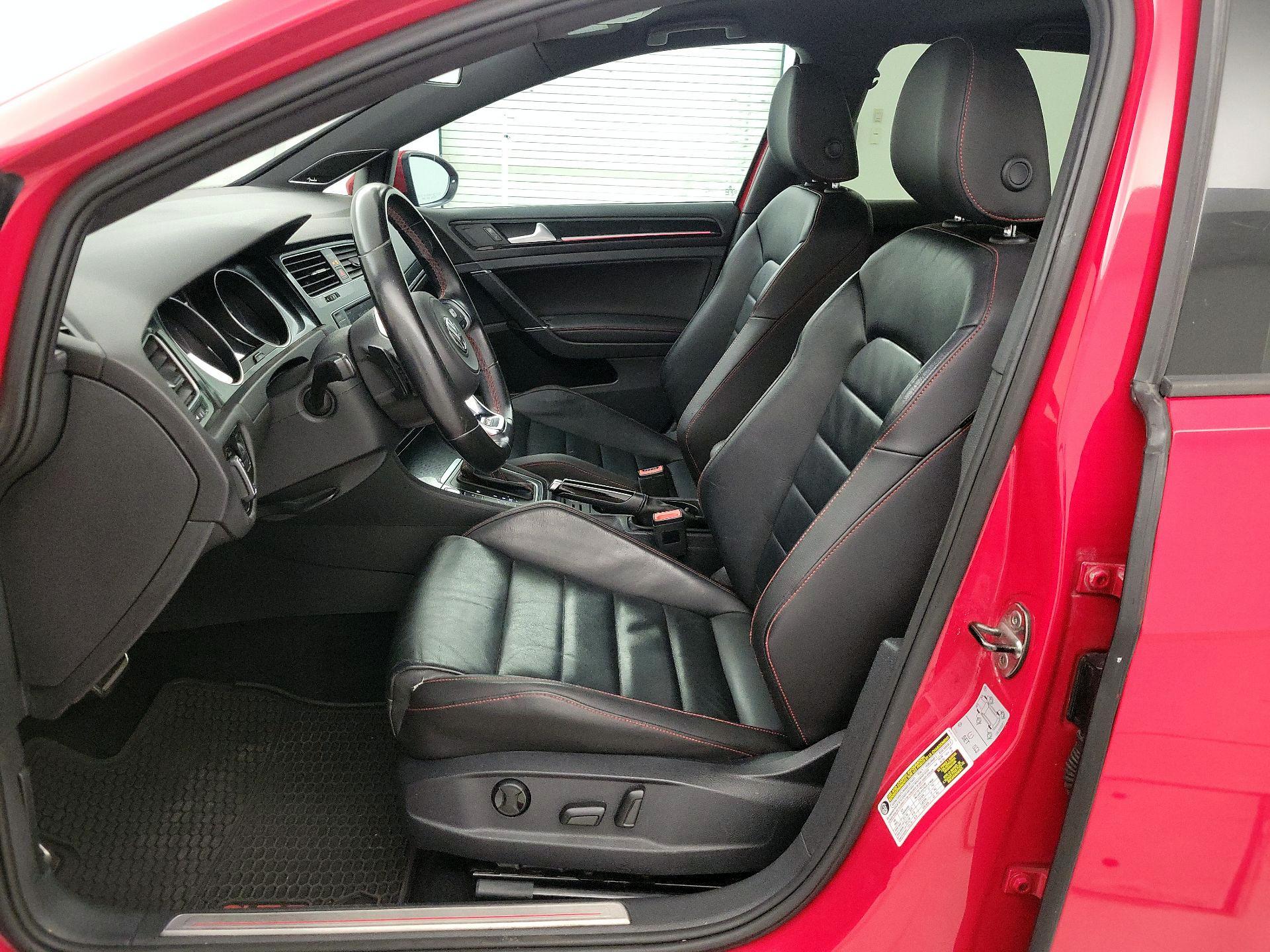 Thumbnail: 2016 Volkswagen Golf - 11