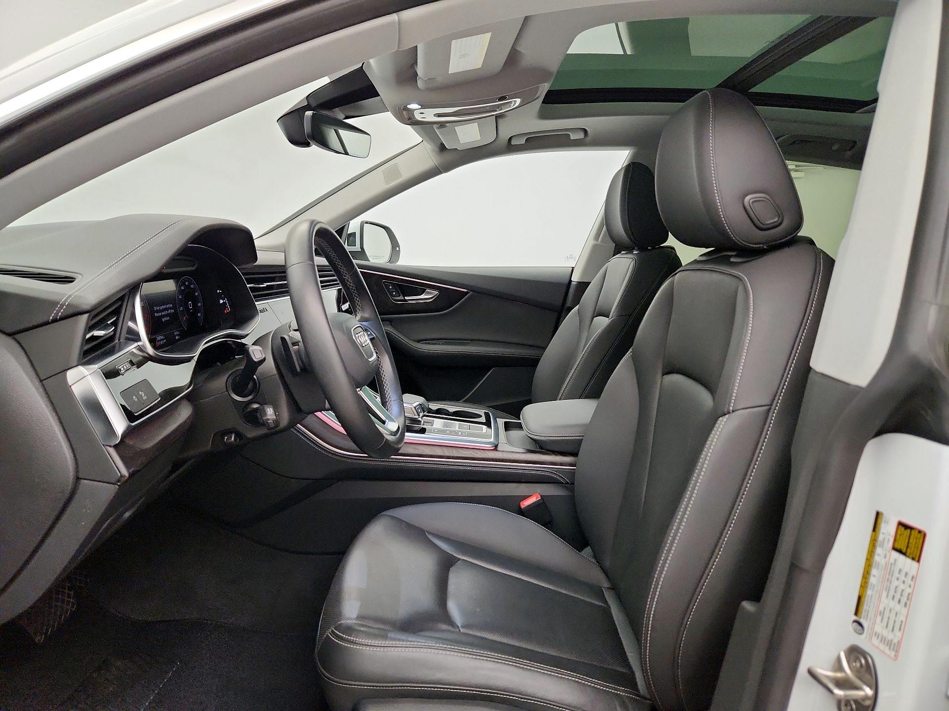 Thumbnail: 2023 Audi Q8 - 11