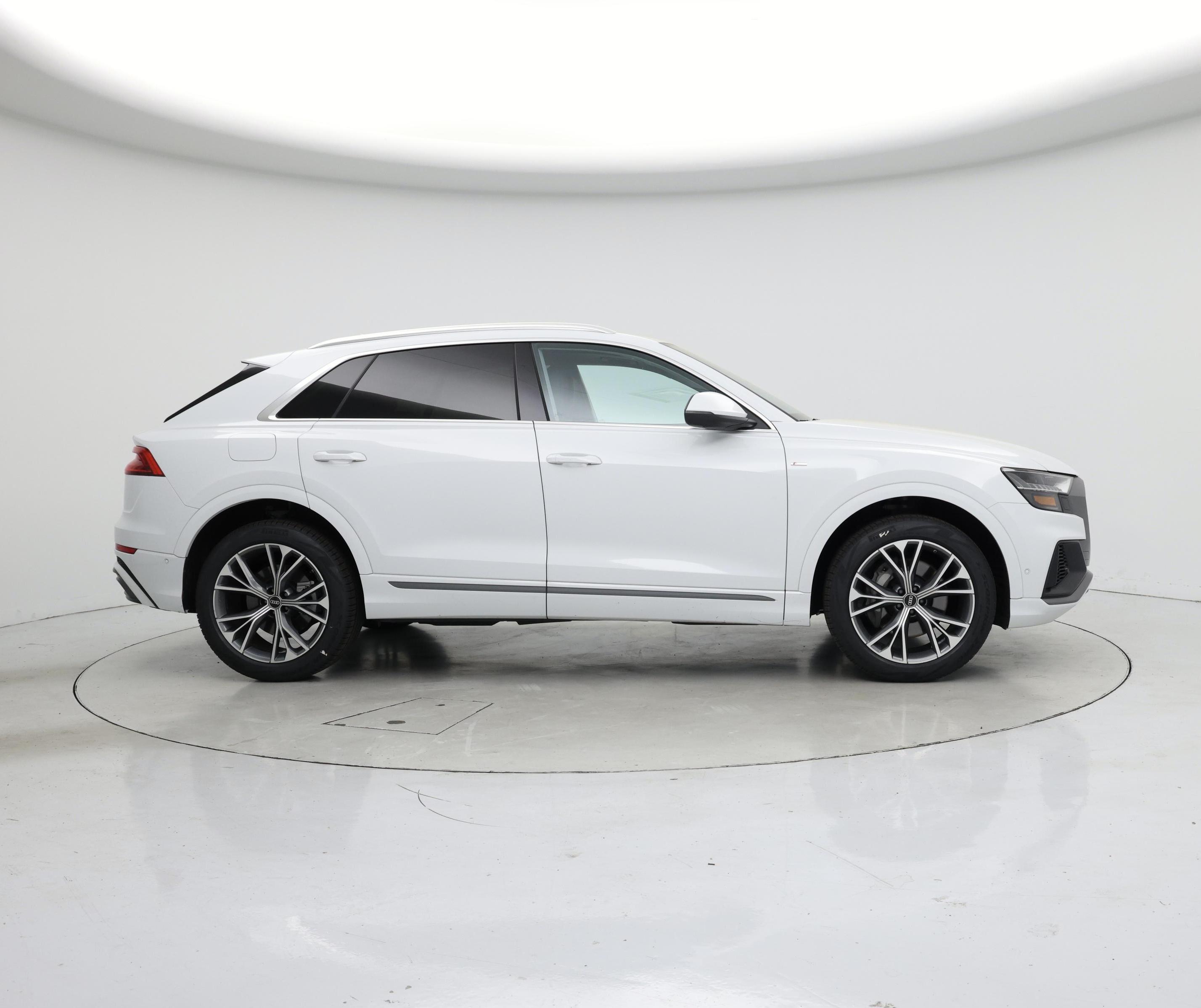 Thumbnail: 2023 Audi Q8 - 7