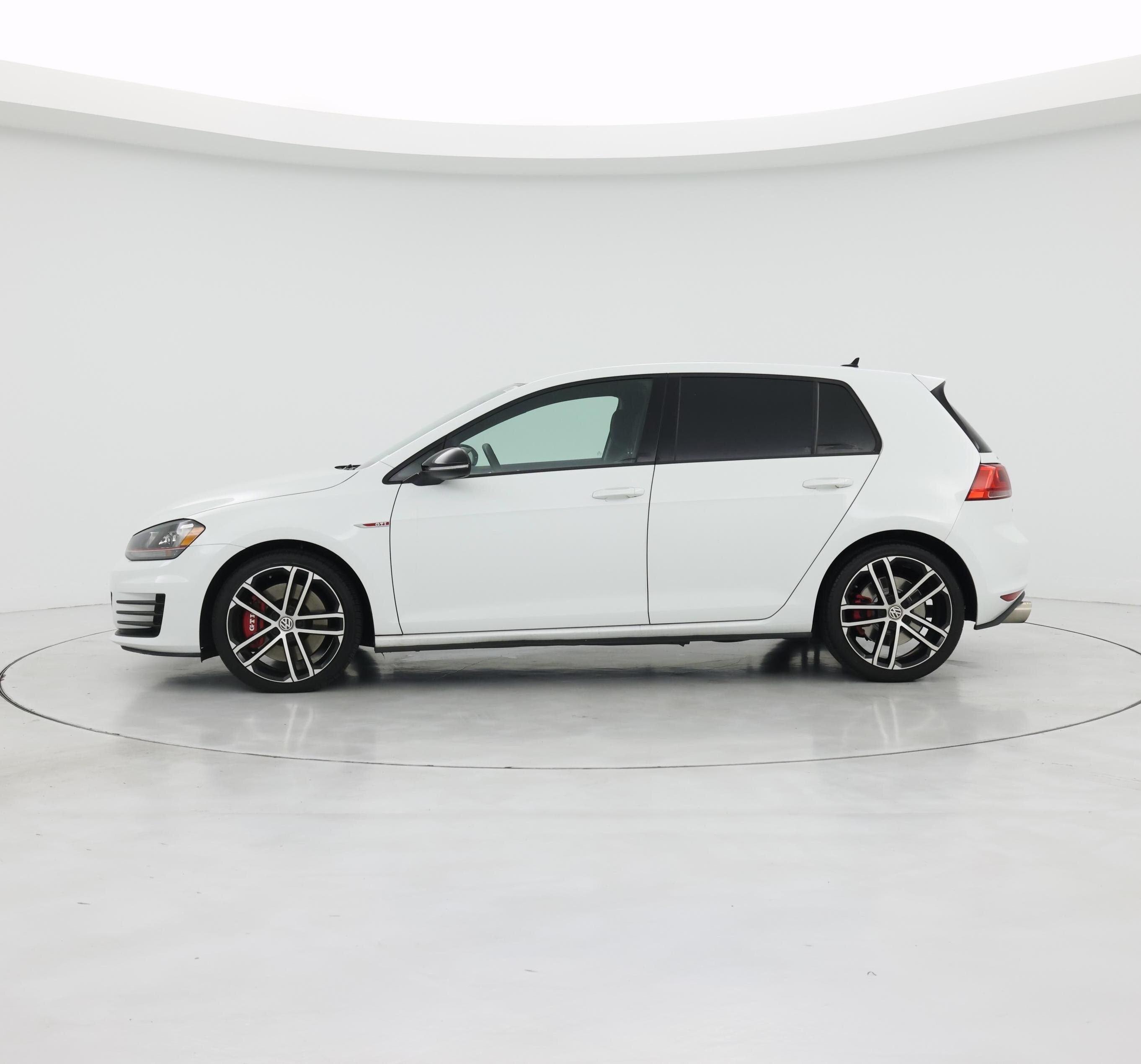 Thumbnail: 2017 Volkswagen Golf - 3