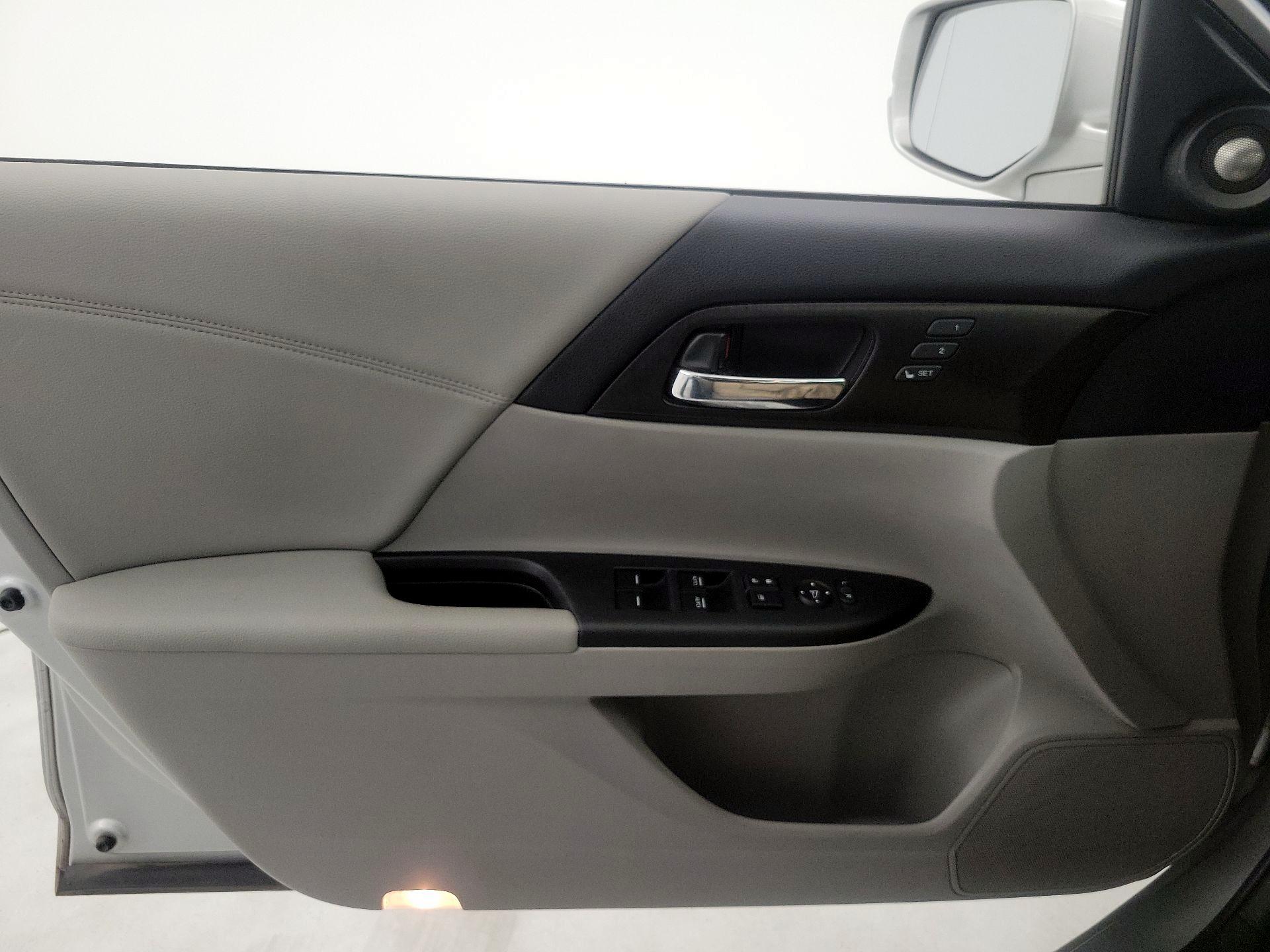 Thumbnail: 2015 Honda Accord - 12