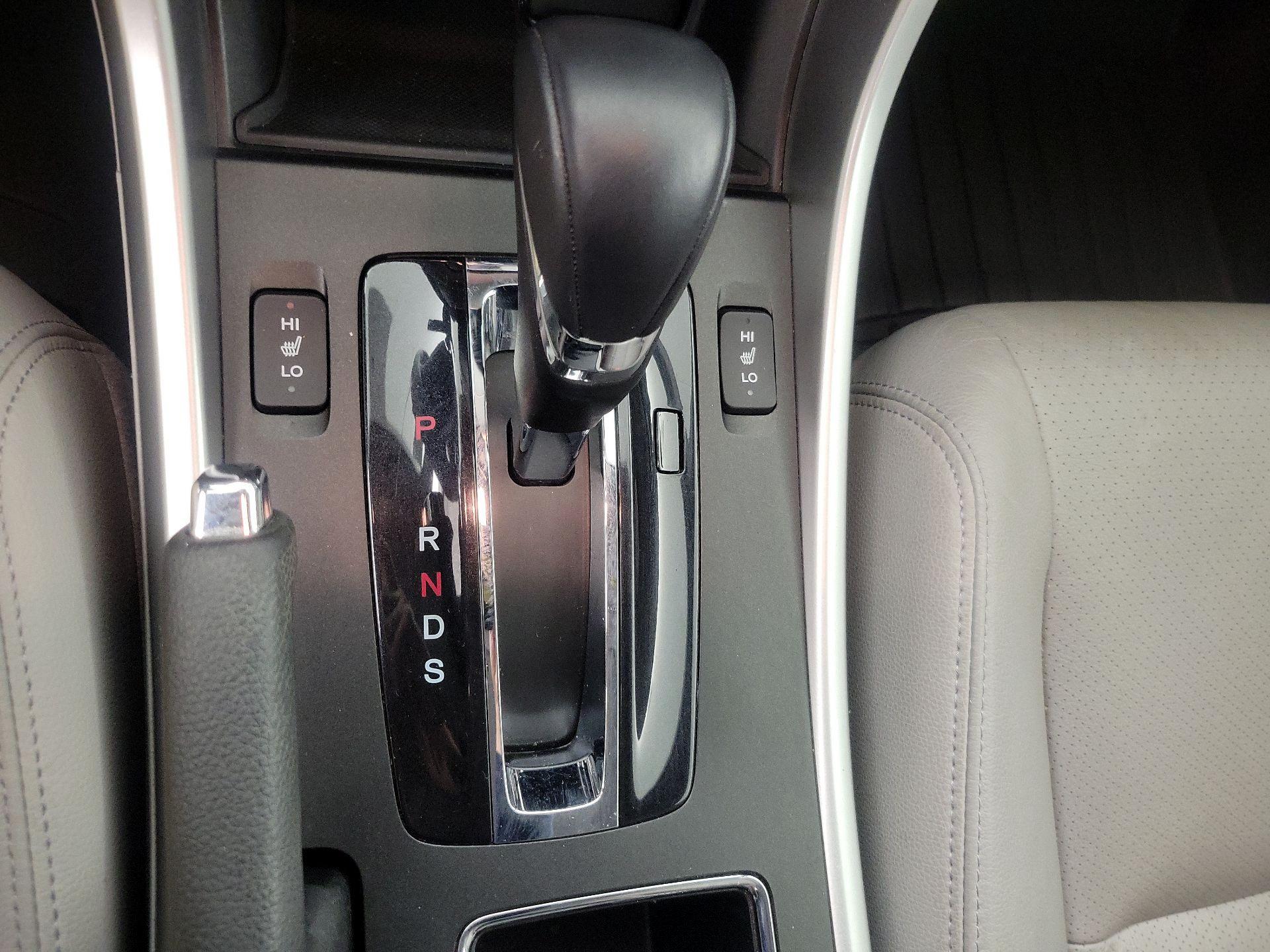 Thumbnail: 2015 Honda Accord - 17