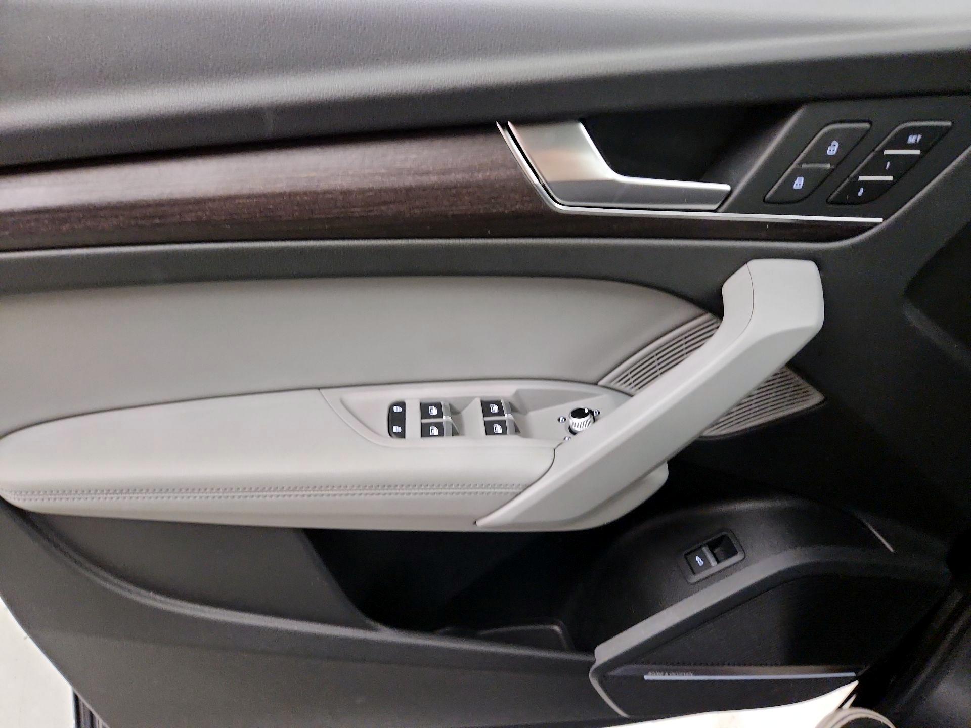 Thumbnail: 2022 Audi Q5 - 12