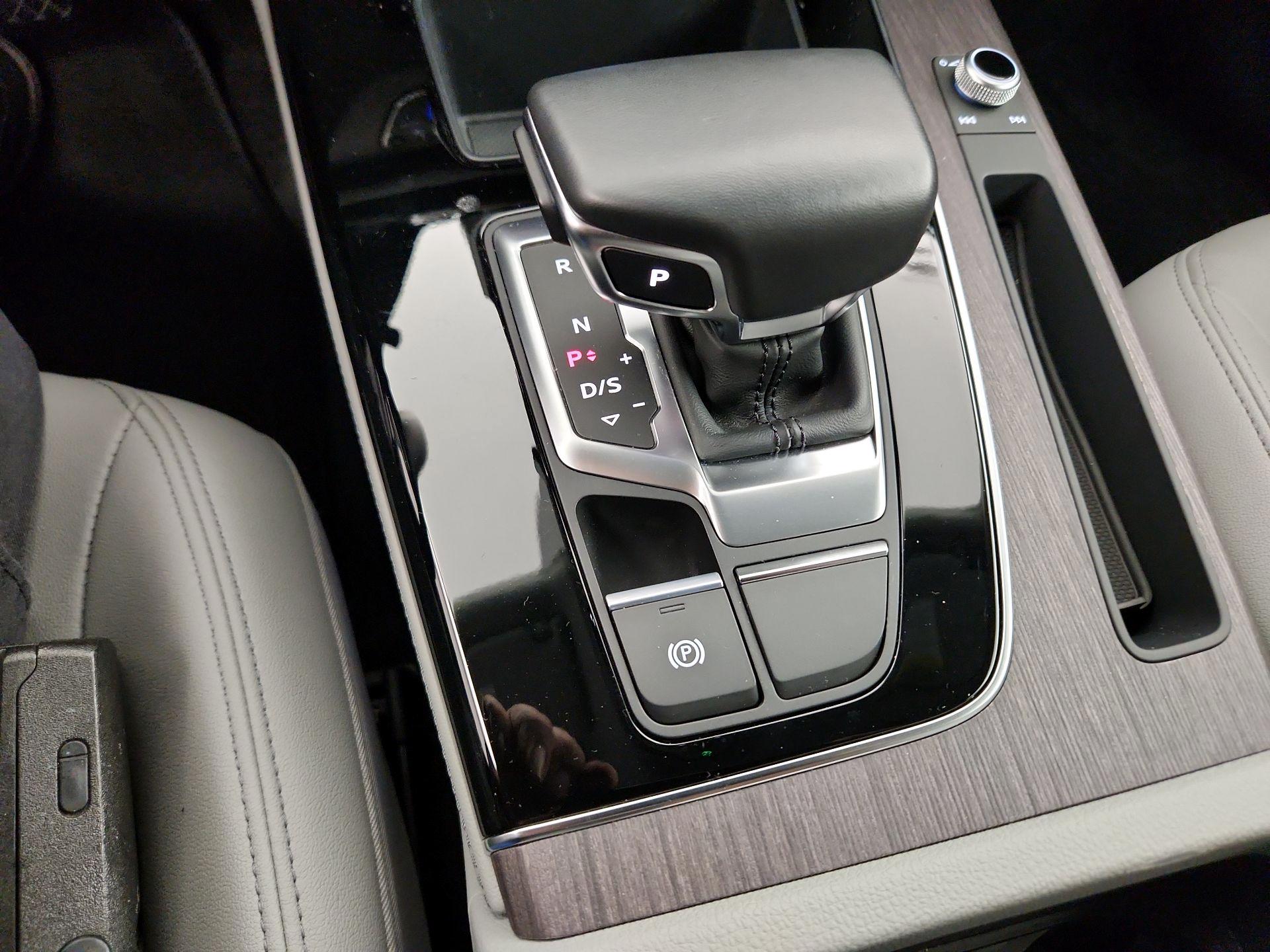 Thumbnail: 2022 Audi Q5 - 18