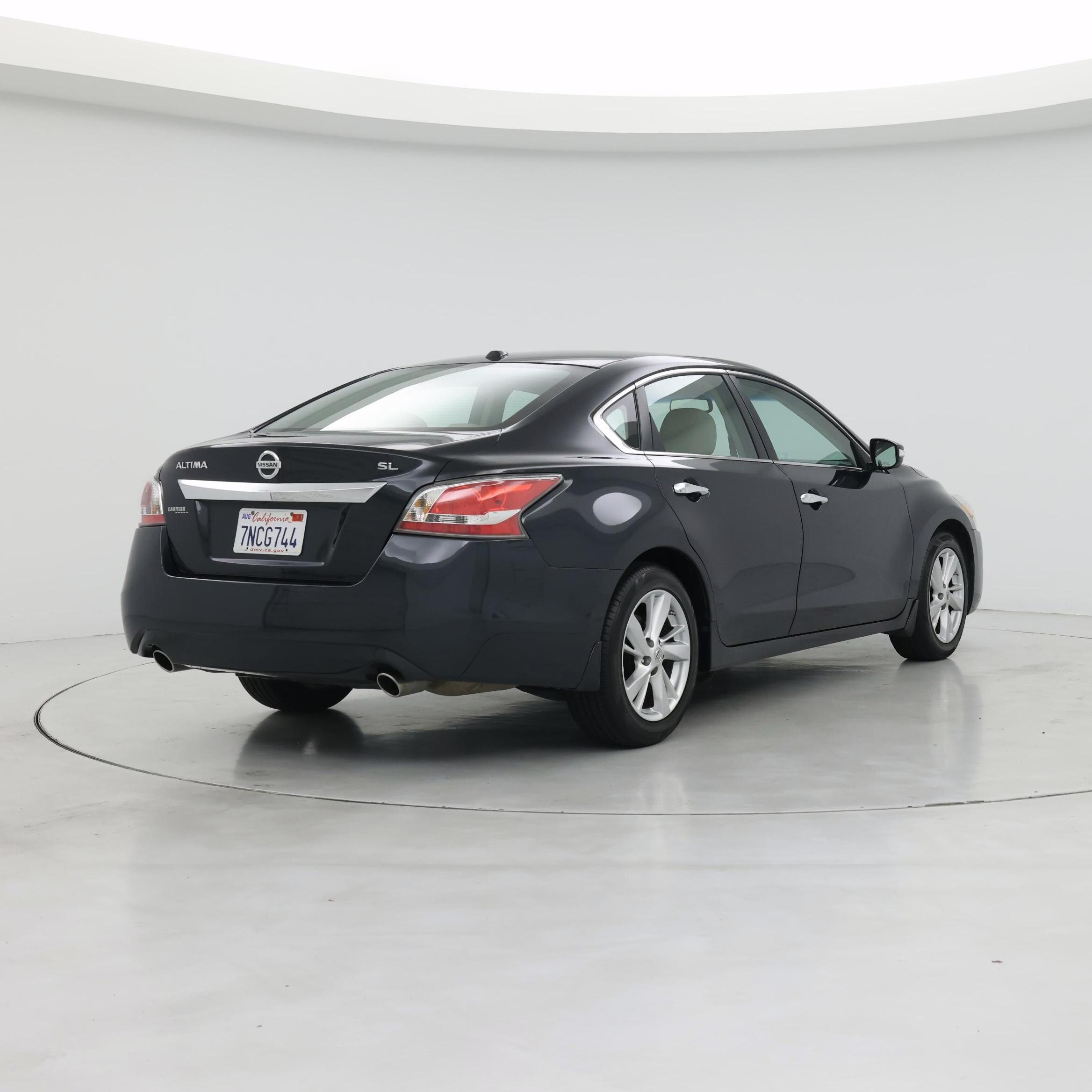 Thumbnail: 2015 Nissan Altima - 8