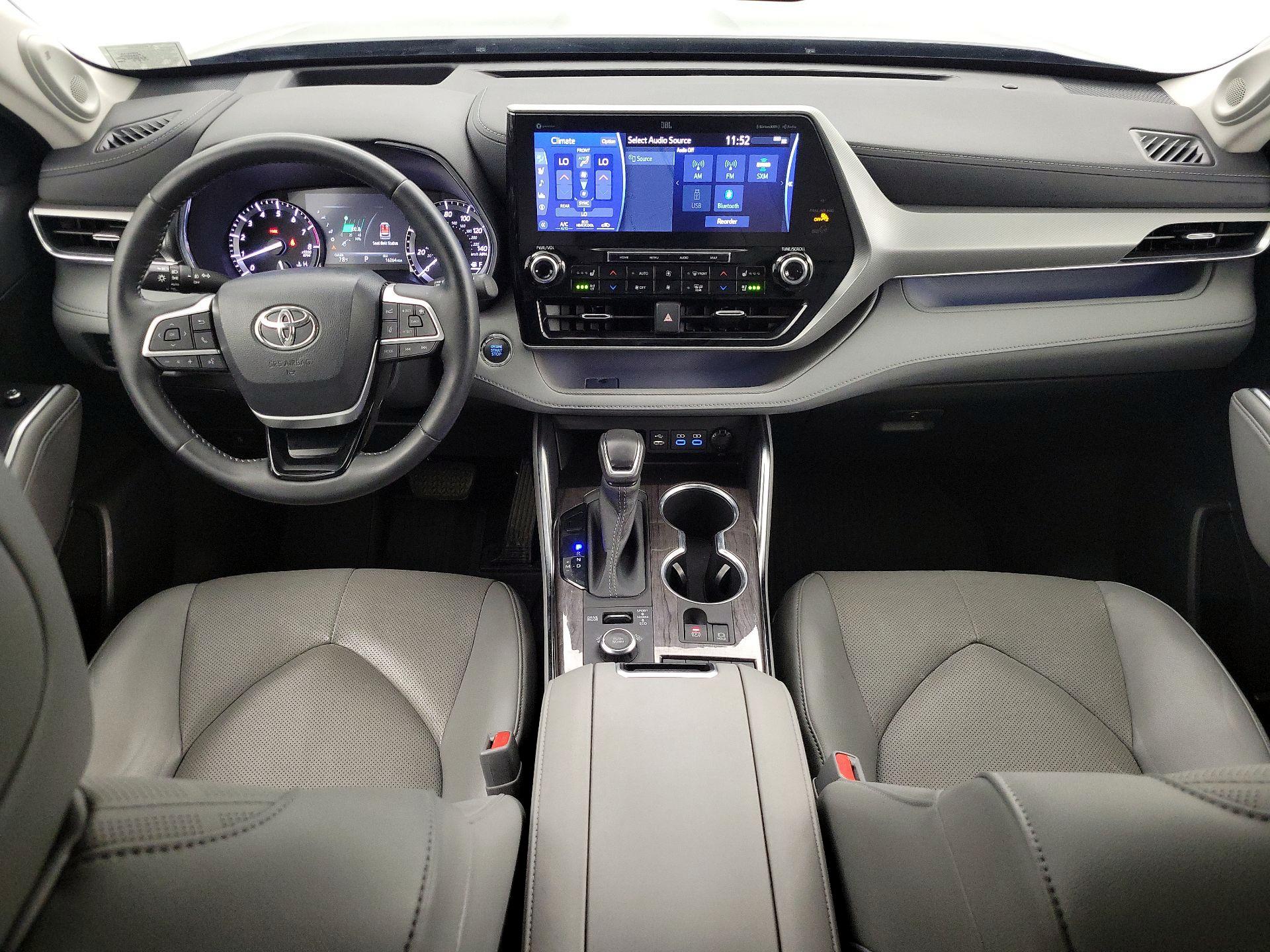 Thumbnail: 2022 Toyota Highlander - 9