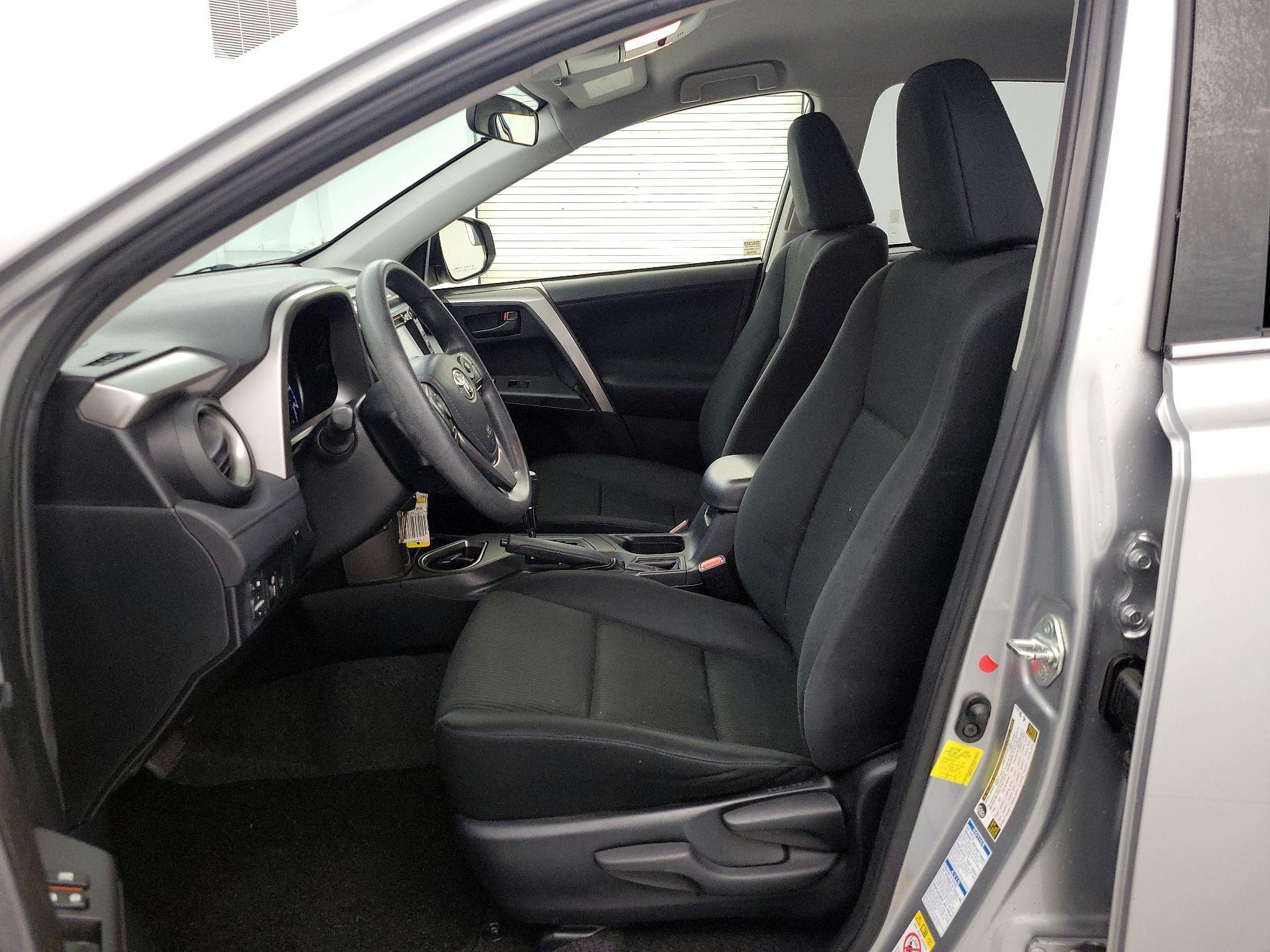 Thumbnail: 2018 Toyota RAV4 - 11