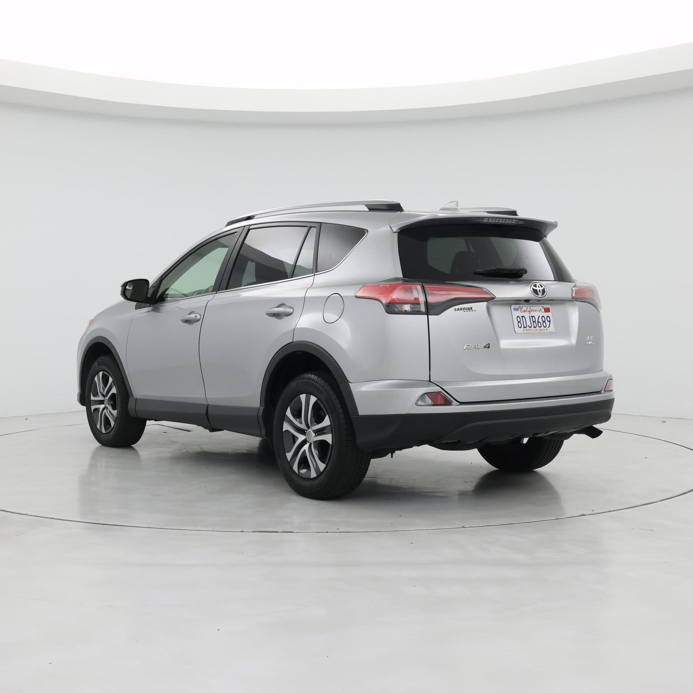 Thumbnail: 2018 Toyota RAV4 - 2
