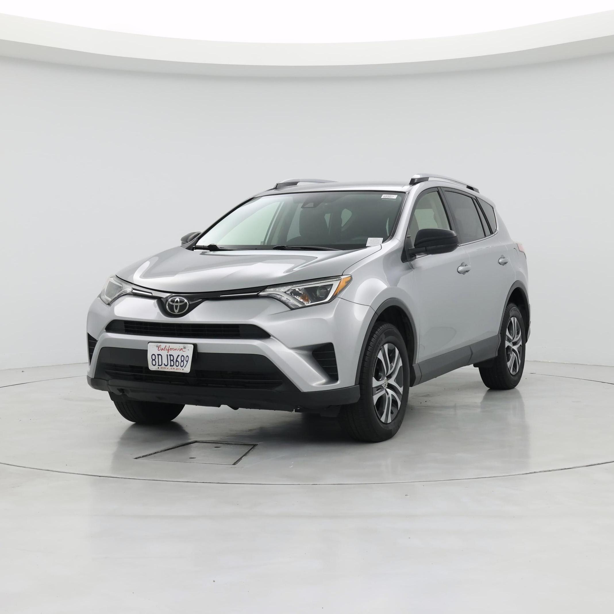 Thumbnail: 2018 Toyota RAV4 - 4