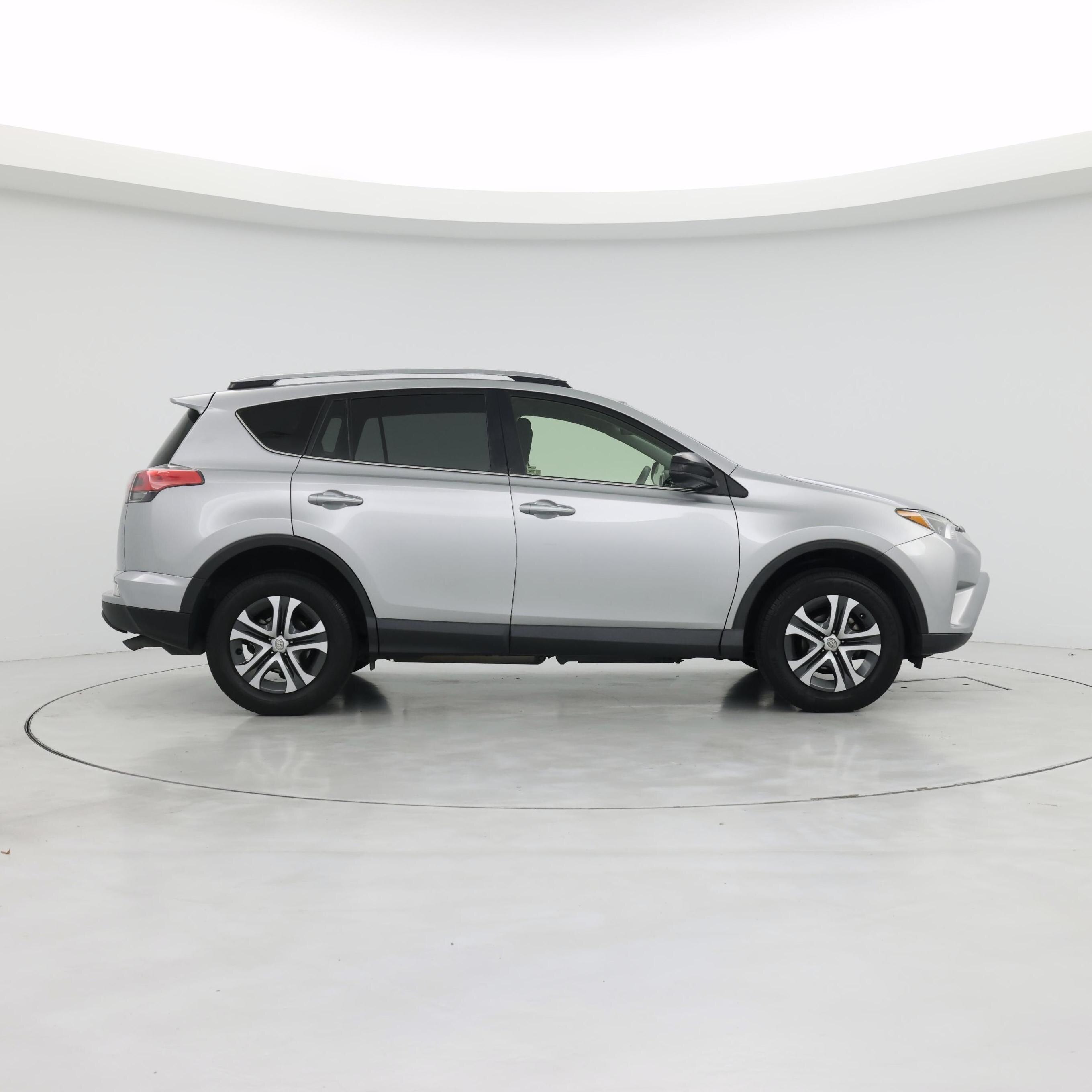 Thumbnail: 2018 Toyota RAV4 - 7