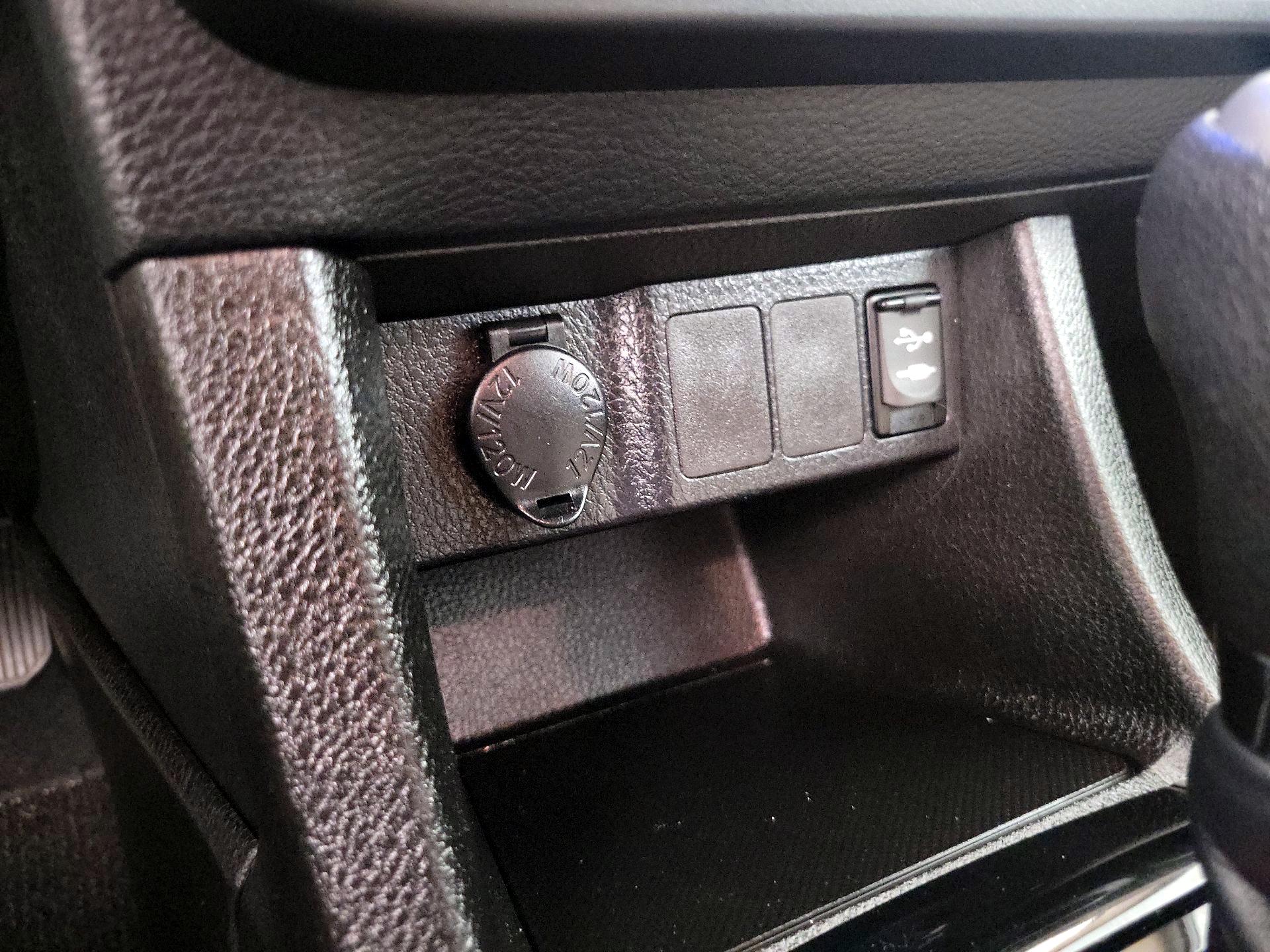 Thumbnail: 2014 Toyota Corolla - 18